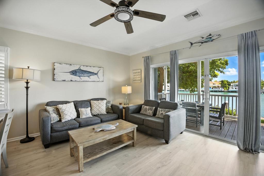 Spacious Living Room Sunkissed Tails
