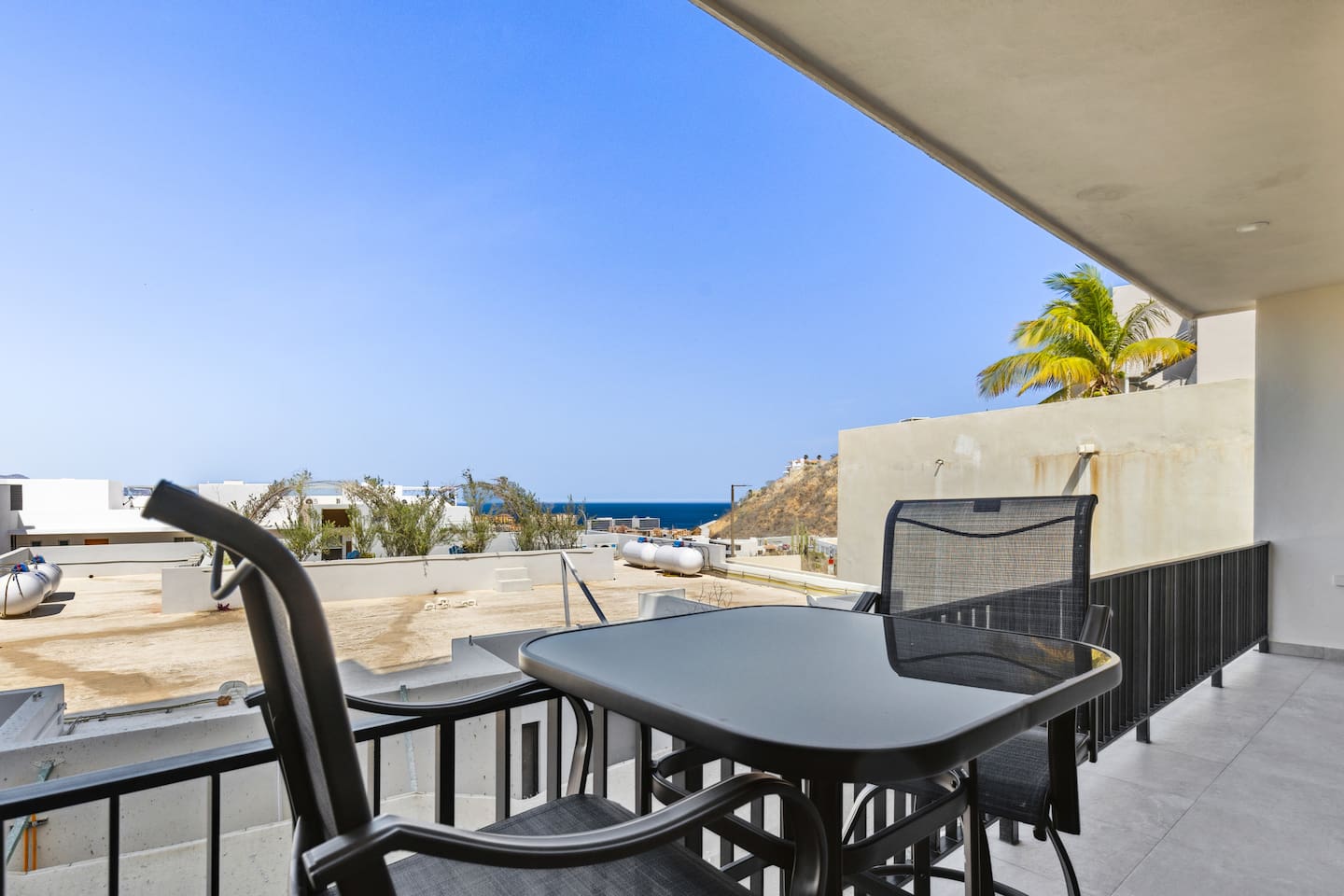 Picture yourself dining al-fresco in our stylish high-top swivel chairs and durable outdoor table, perfect for enjoying meals with a view.