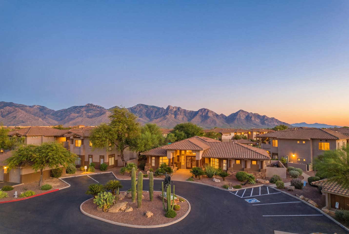 Luxury Resort Community in Oro Valley, minutes from national parks, world-class hiking and bike trails