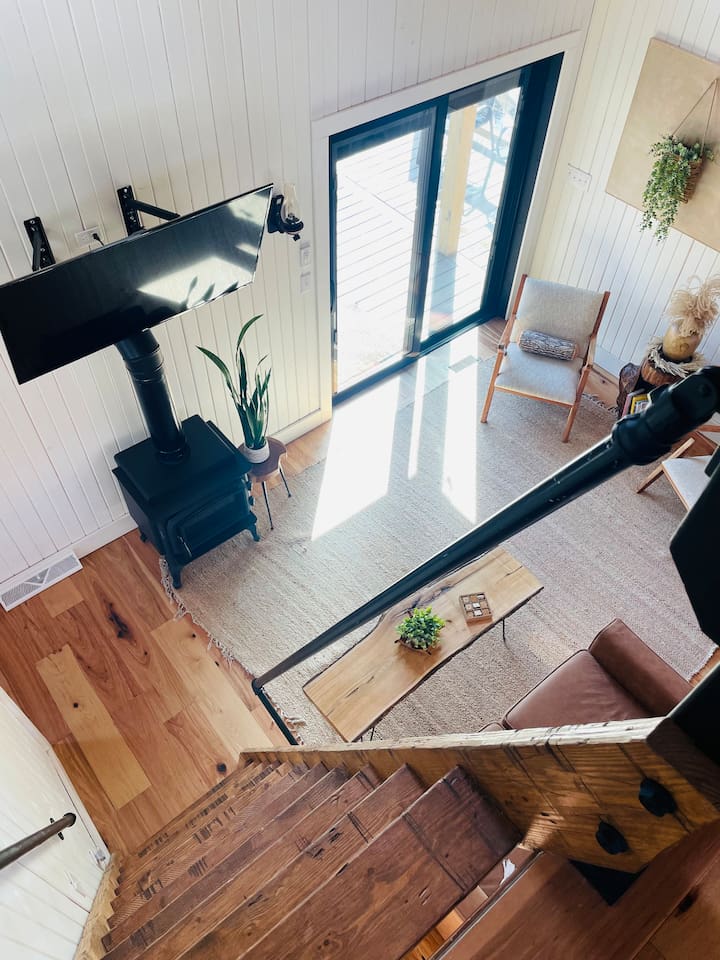 This room is accessible by ships ladder only. 