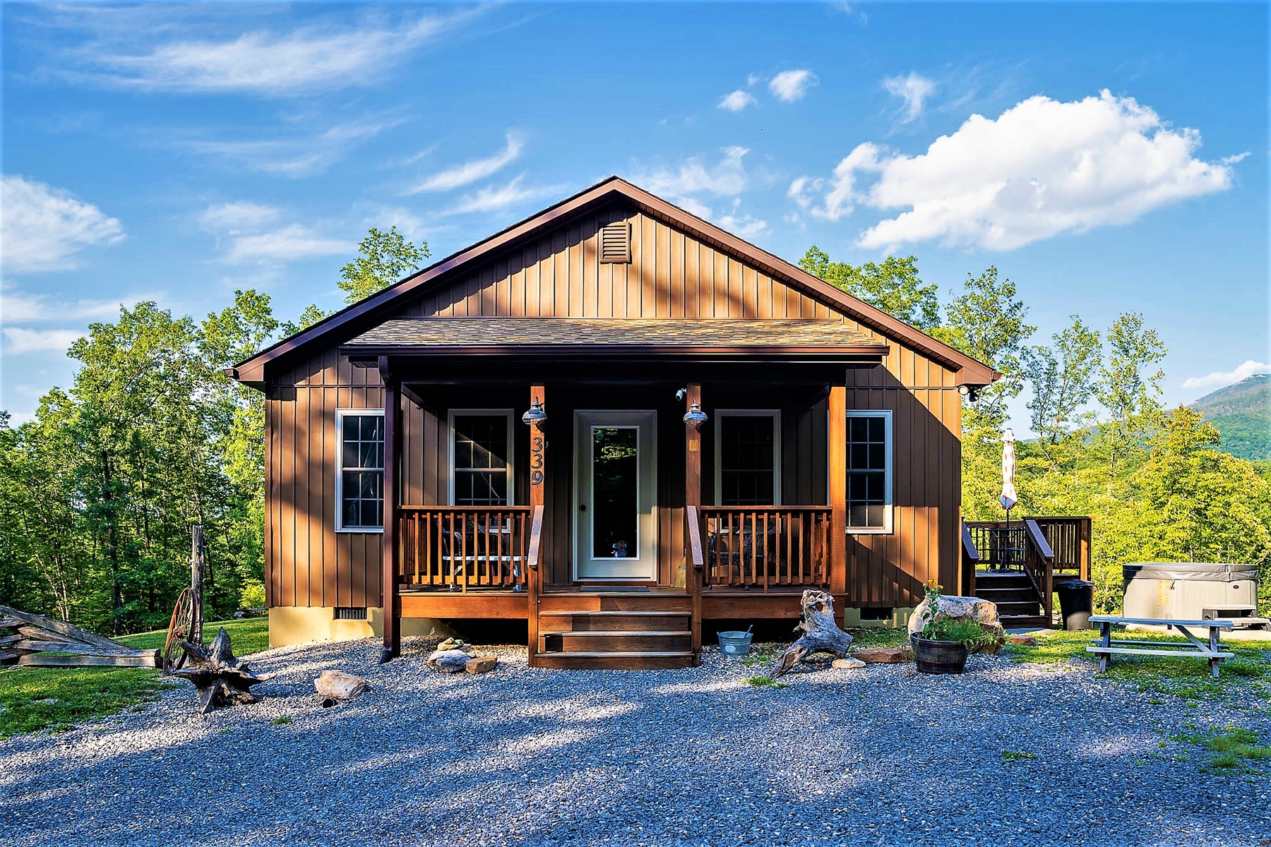 Peaceful and quiet setting—ideal for relaxing, reading, or simply listening to the sounds of nature