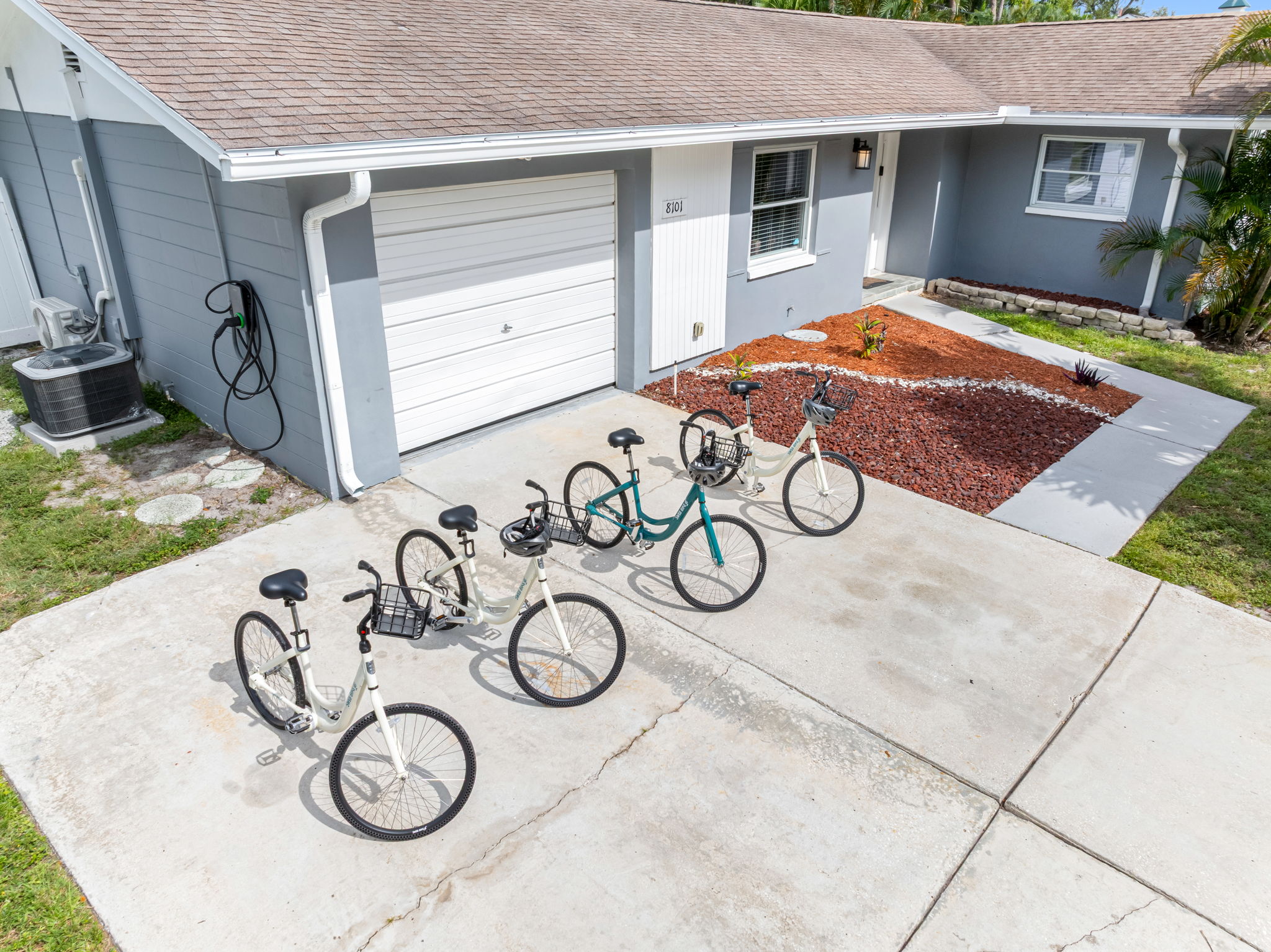 Take a ride to nearby shops, cafes, or the coast—our complimentary bikes are perfect for morning coffee runs or sunset rides.