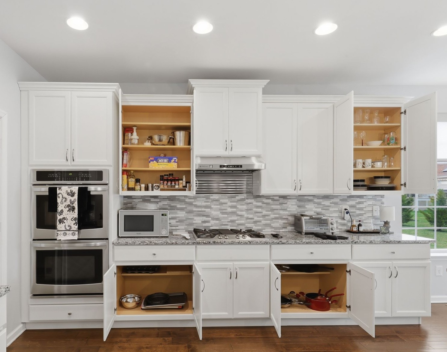 Well equipped Chef's kitchen for entertaining 