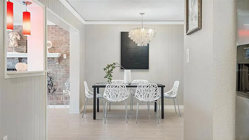 Indoor dining for 6, breakfast lunch and dinner.