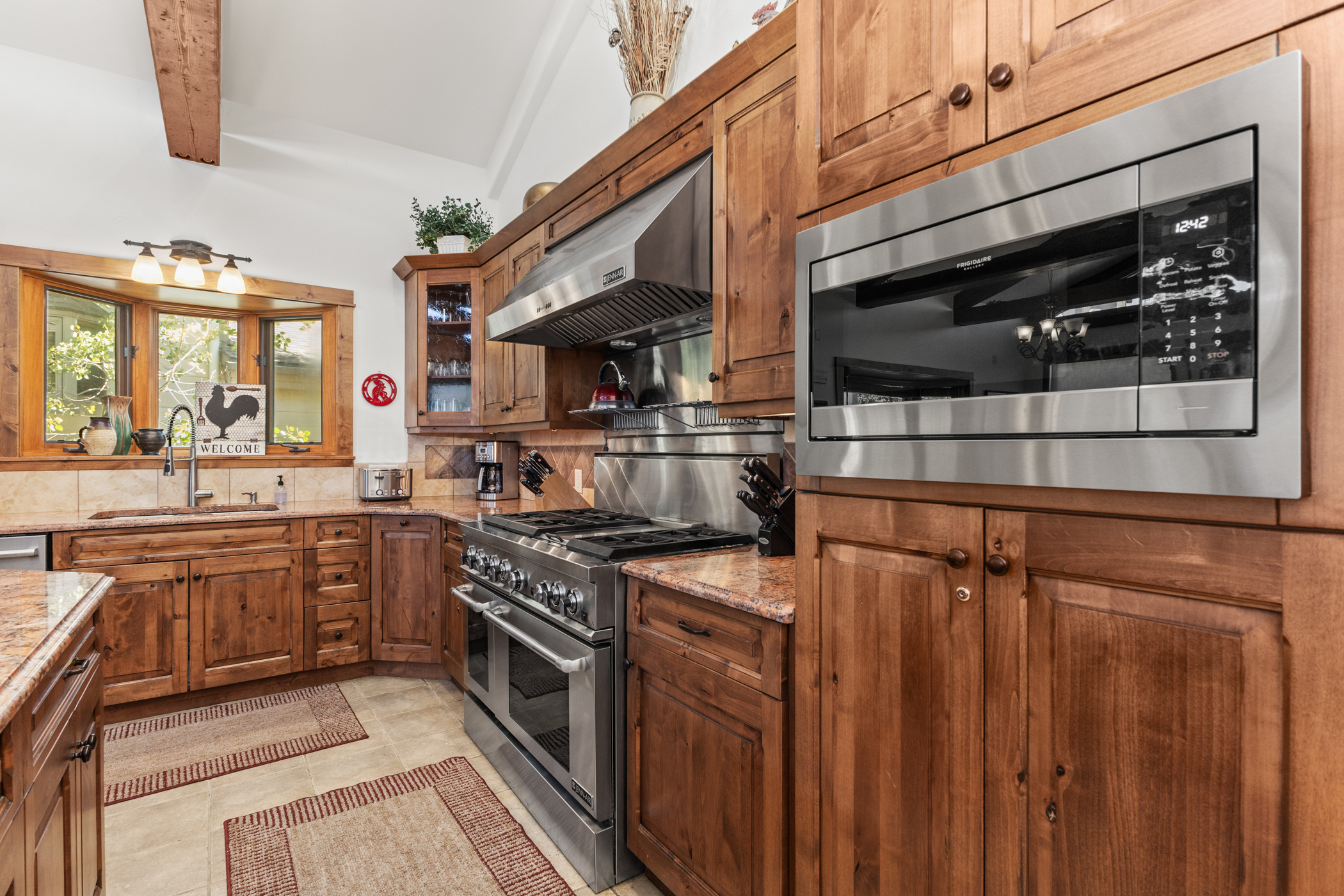 Top Level - Gourmet Kitchen