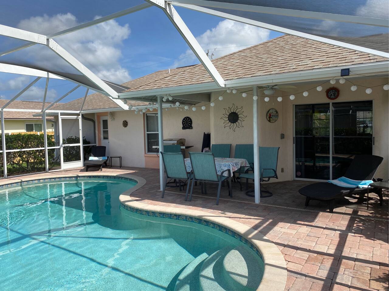 Villa Marion - Furnished lanai area 