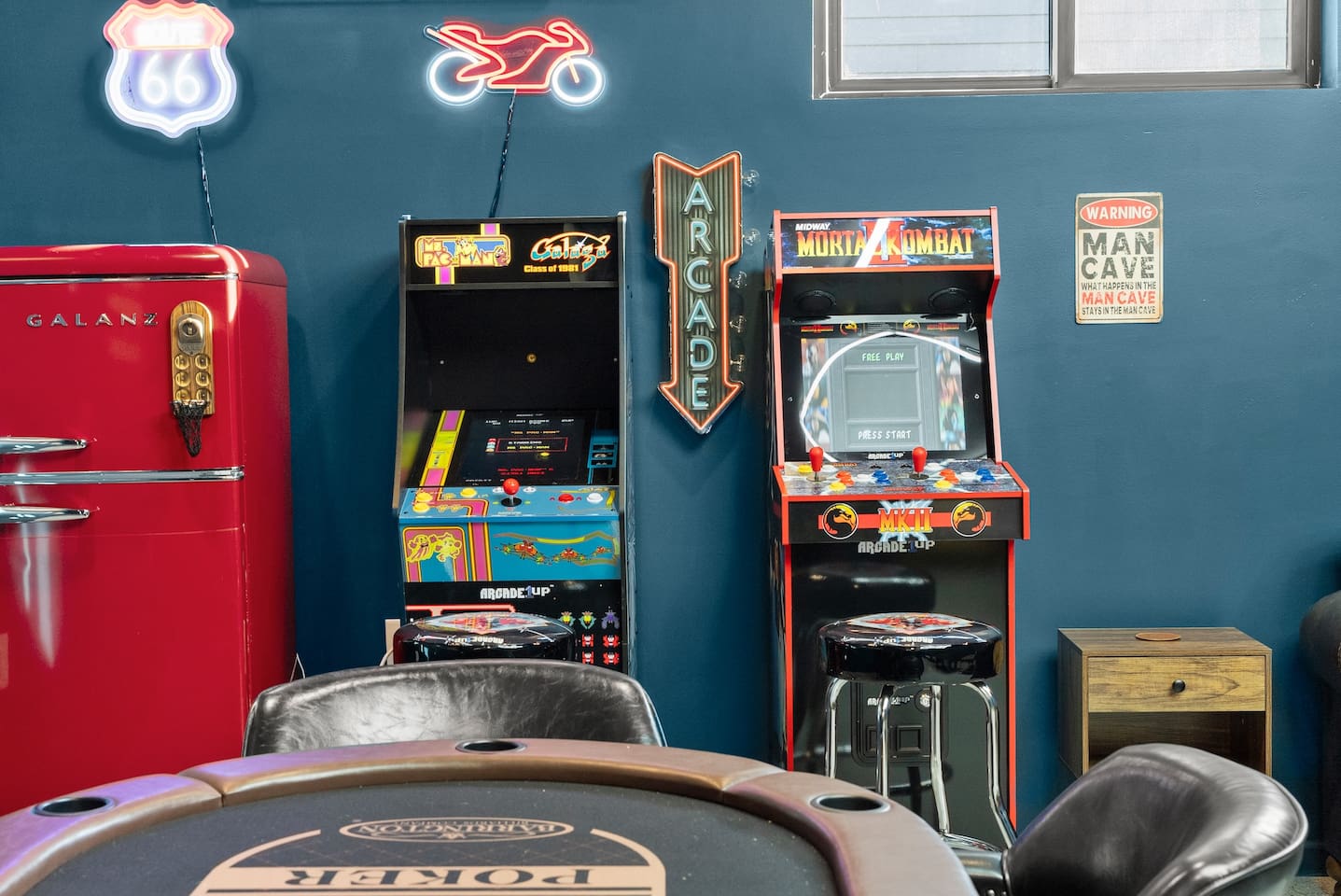 Classic arcade fun with 1-Up Pac-Man, Call of 81 Deluxe, and Mortal Kombat II Deluxe—perfect for game lovers of all ages.