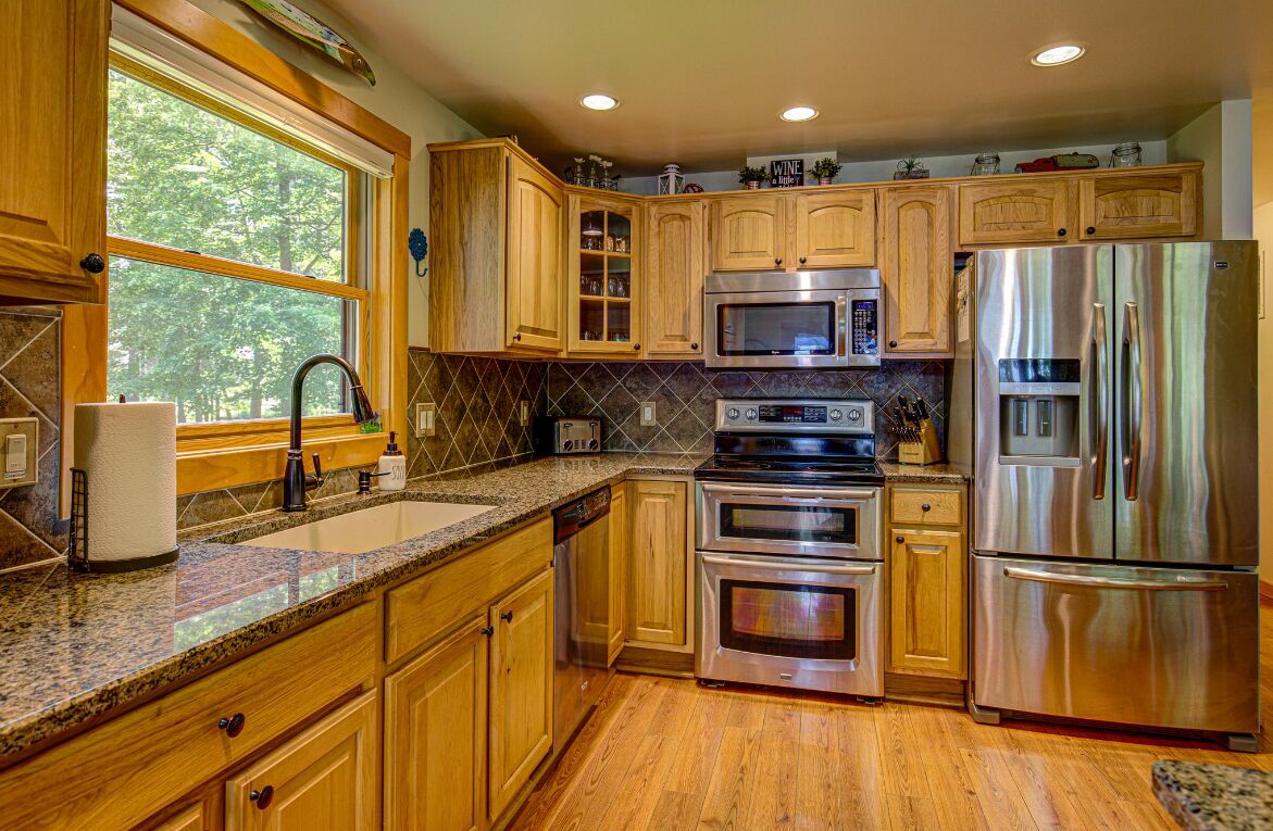 Stainless appliances, fully equipped kitchen.