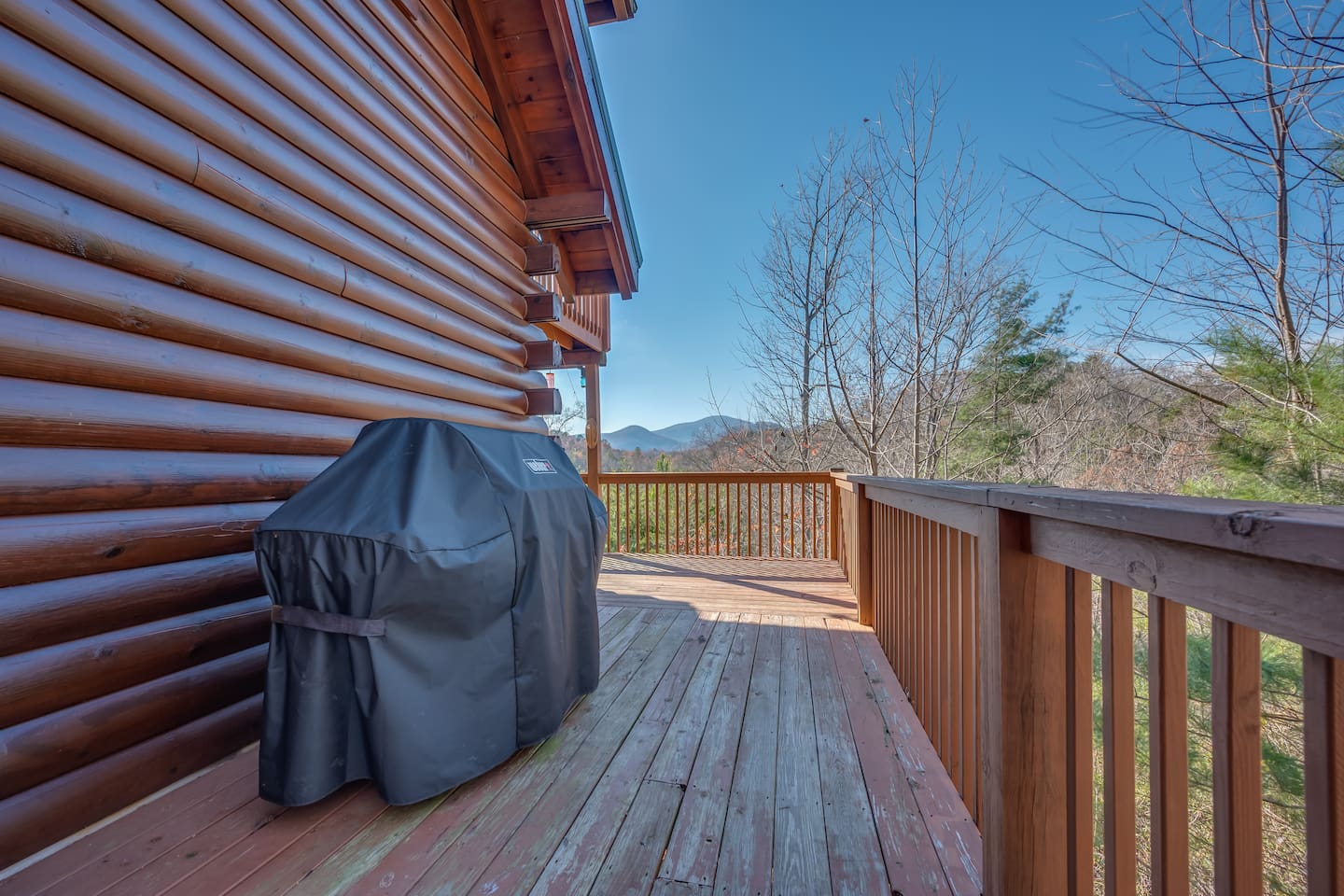 Main level deck leading to bbq pit
