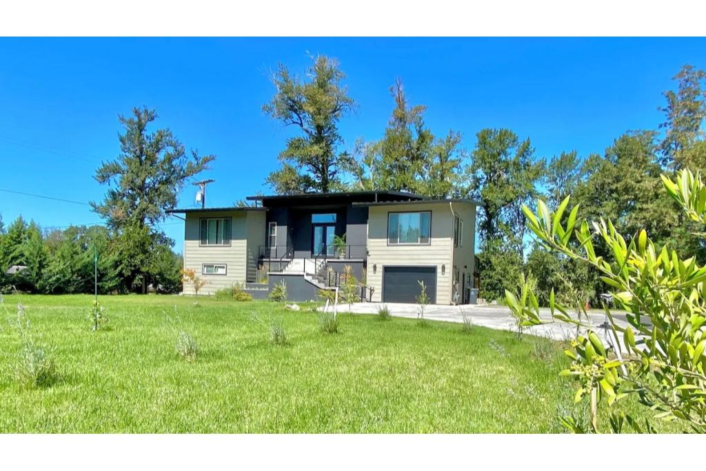 3 bedroom vacation home rentals Grants Pass