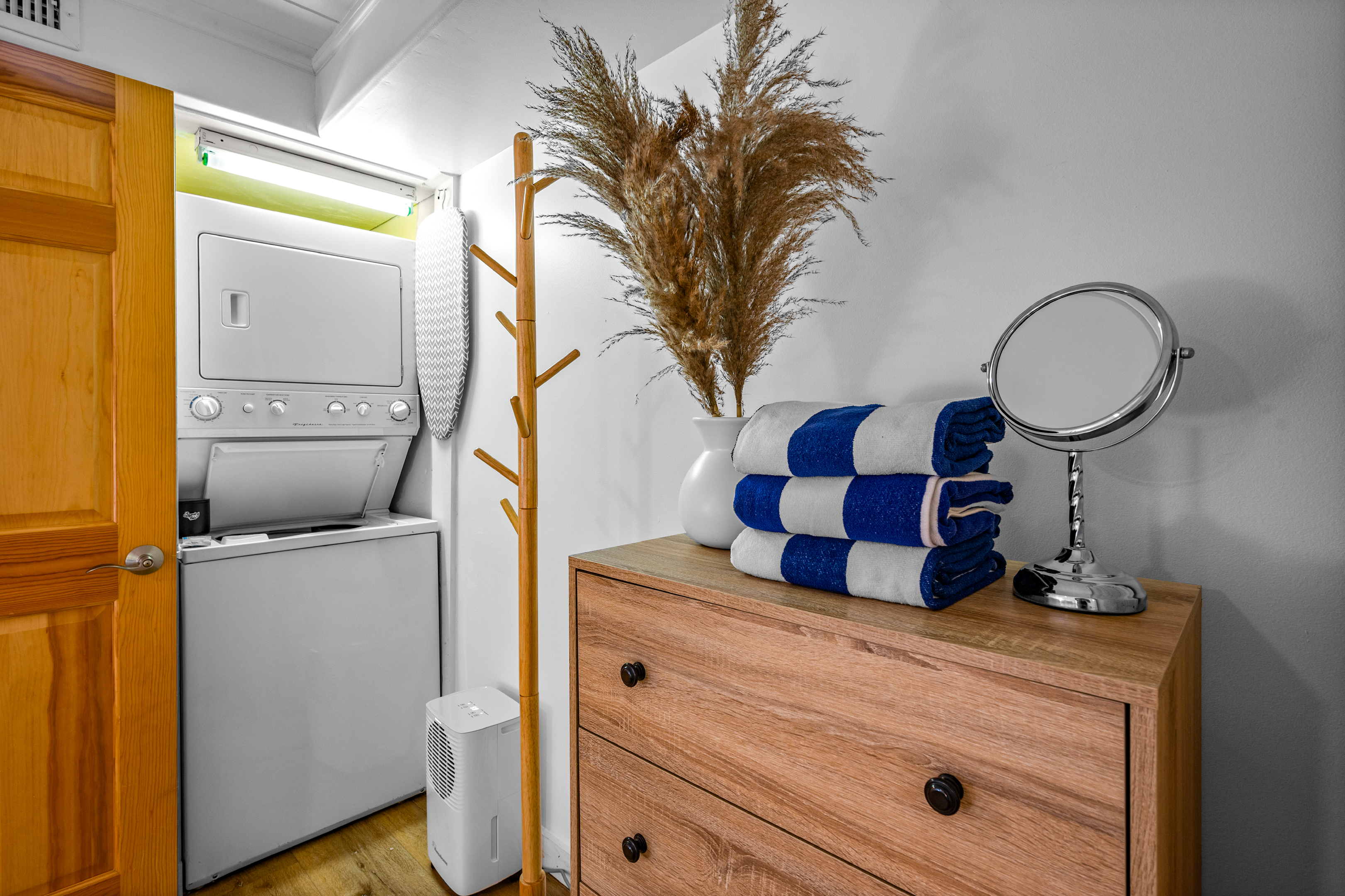 Main Bedroom | Washer/Dryer | Pool Towels