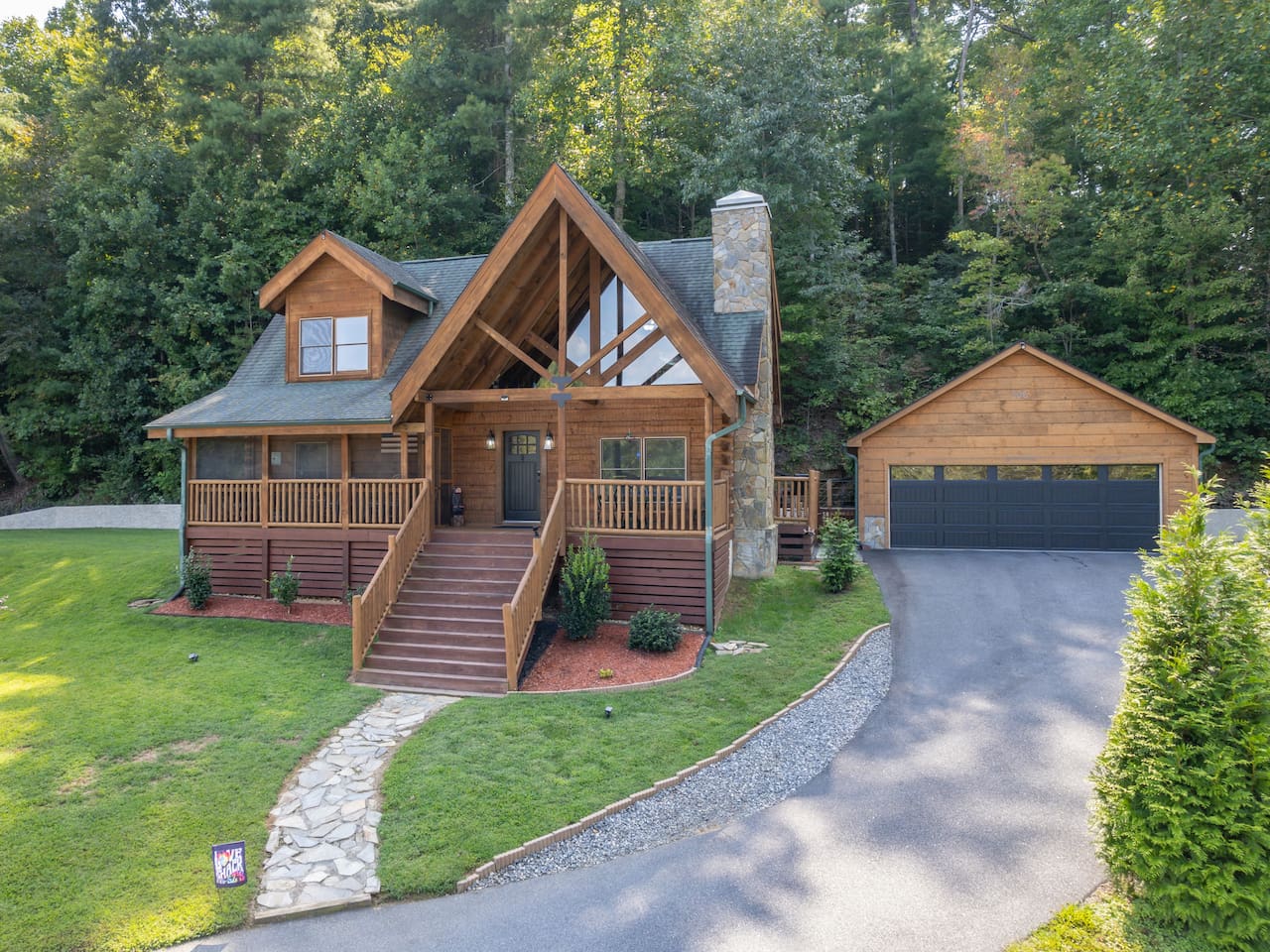 Welcome to The Love Shack!
2 car garage available -- please ask host for more details