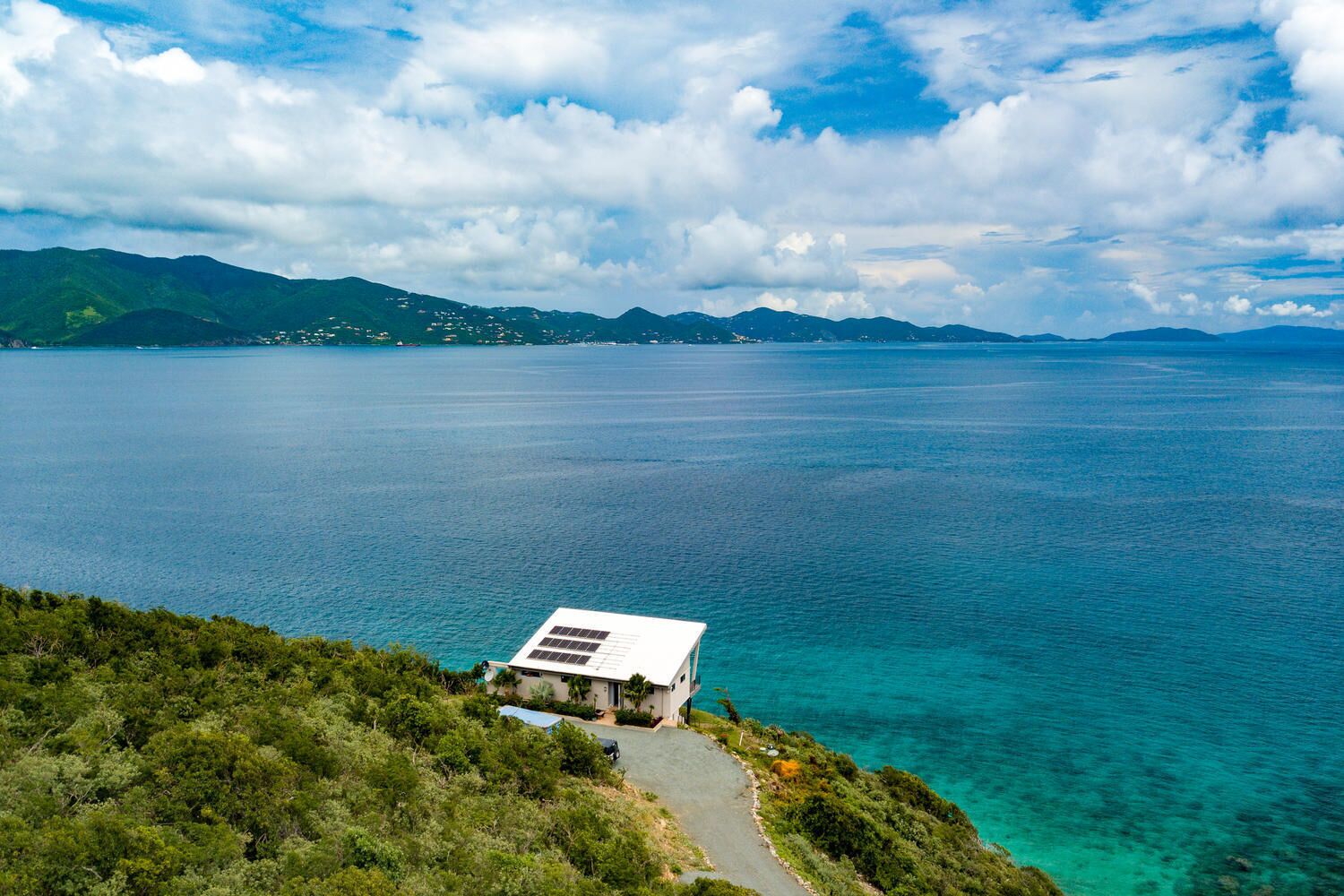 Cliffside Luxury, Off the Grid 