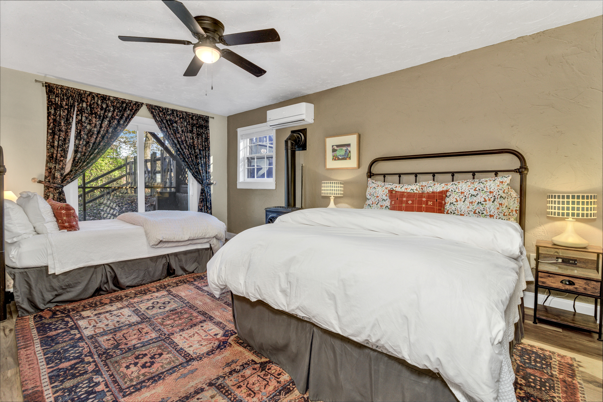 Sceond Bedroom - Queen and Twin