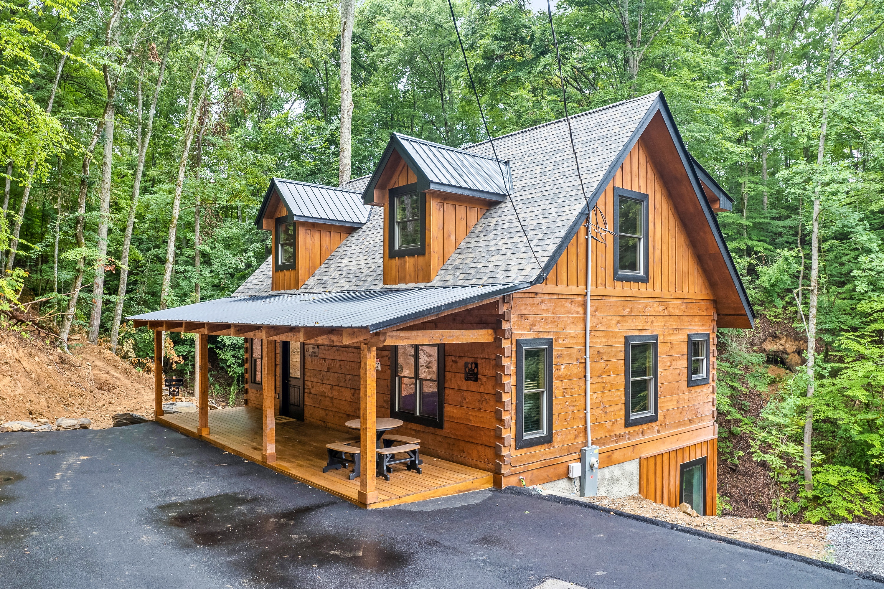 Surroundings of Barkin' at the Moon