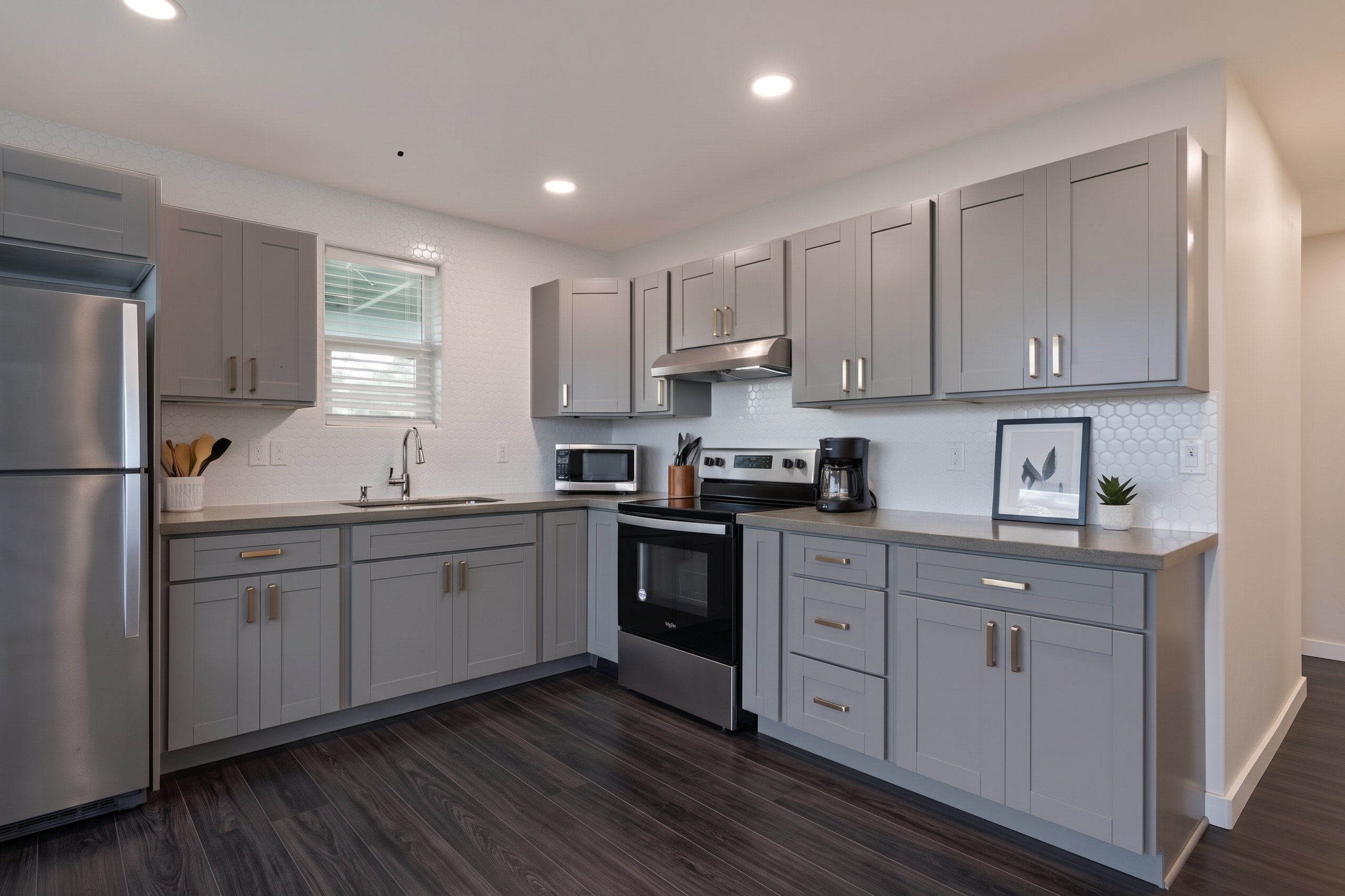 Kitchen | Representative Interior. Unit finishes, furnishings, and decor may vary.
