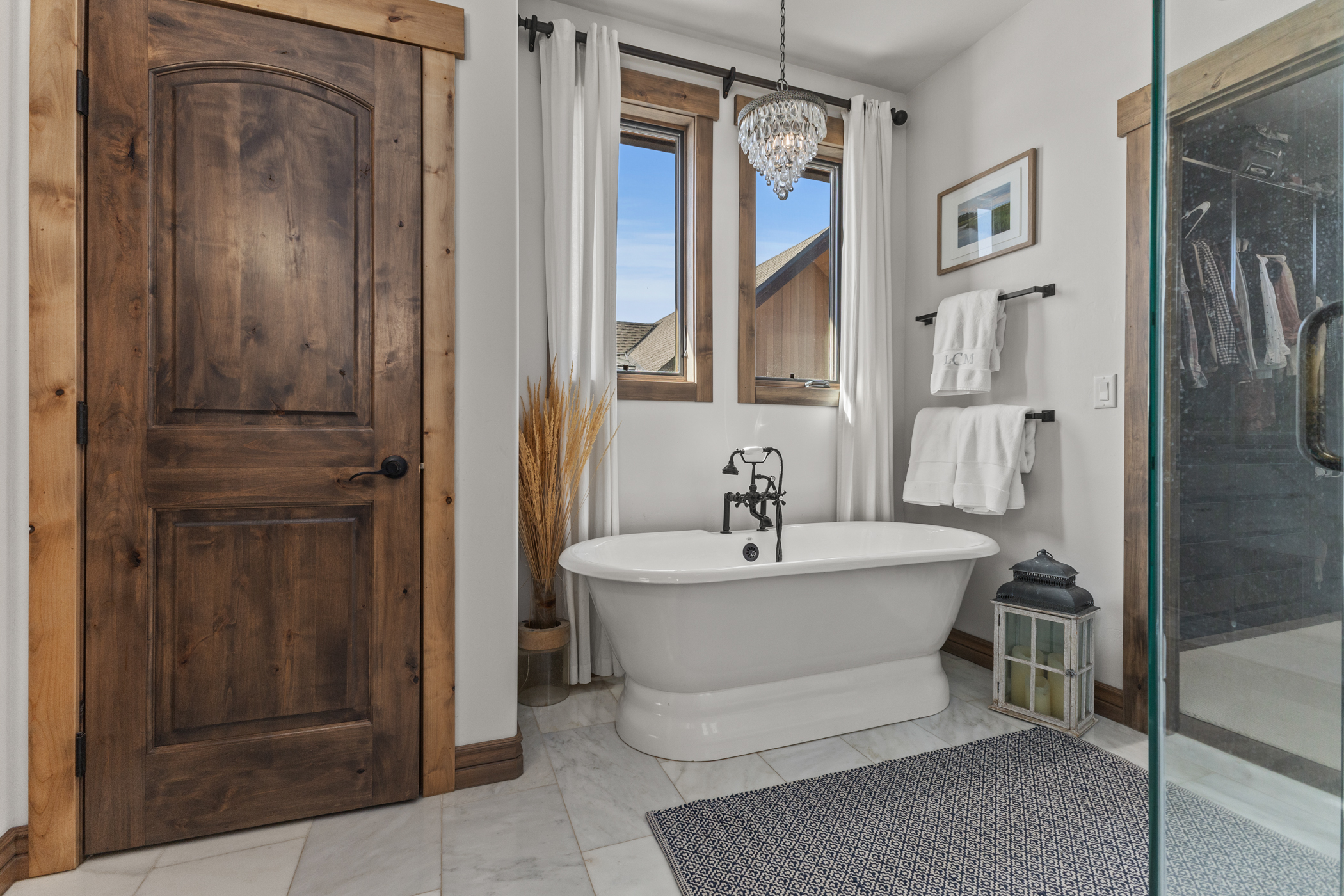 Upper Level Ensuite Bathroom 1