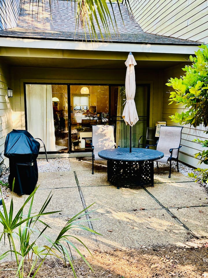 Patio with dining table