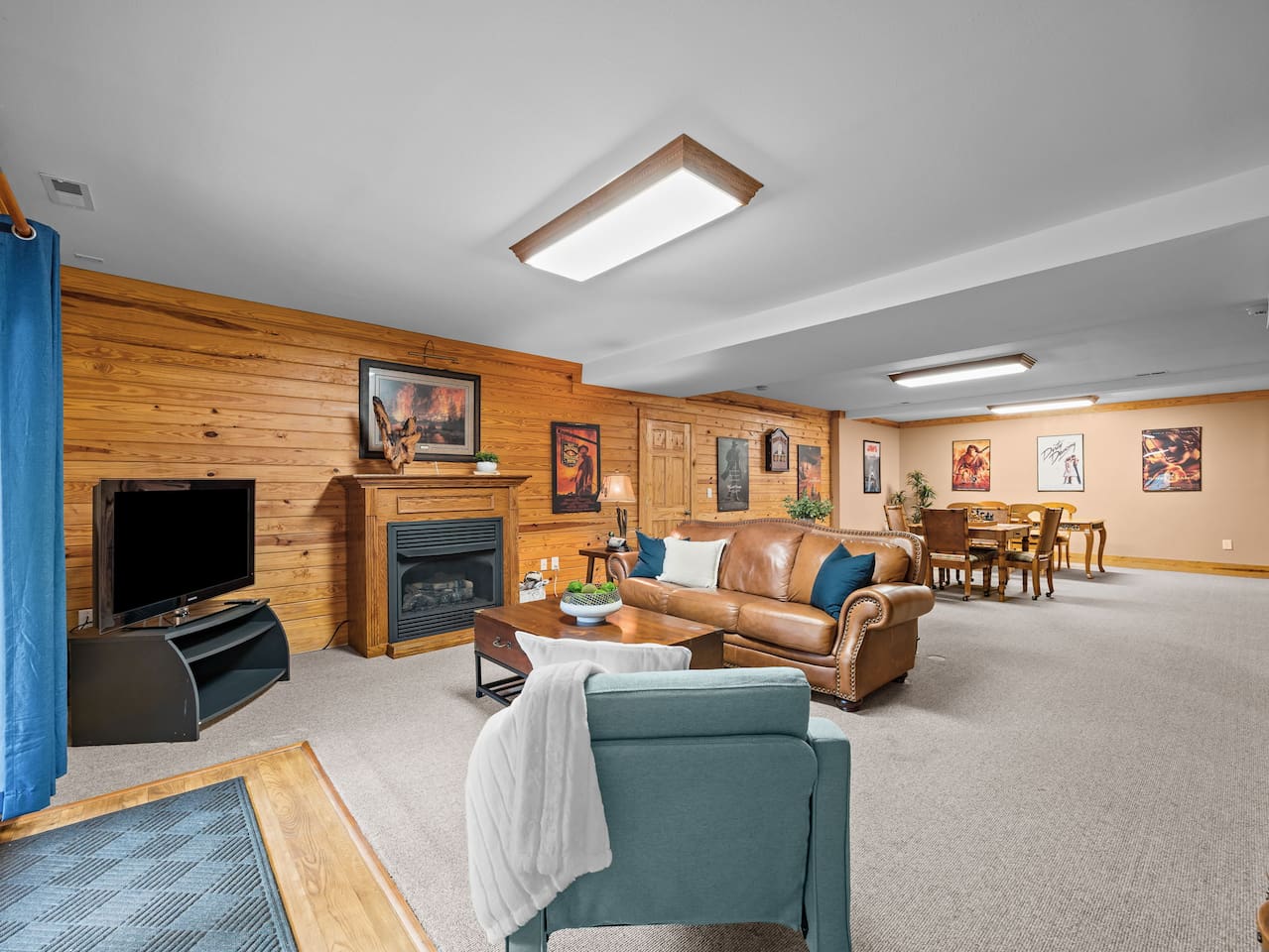 Lower level of the cabin 