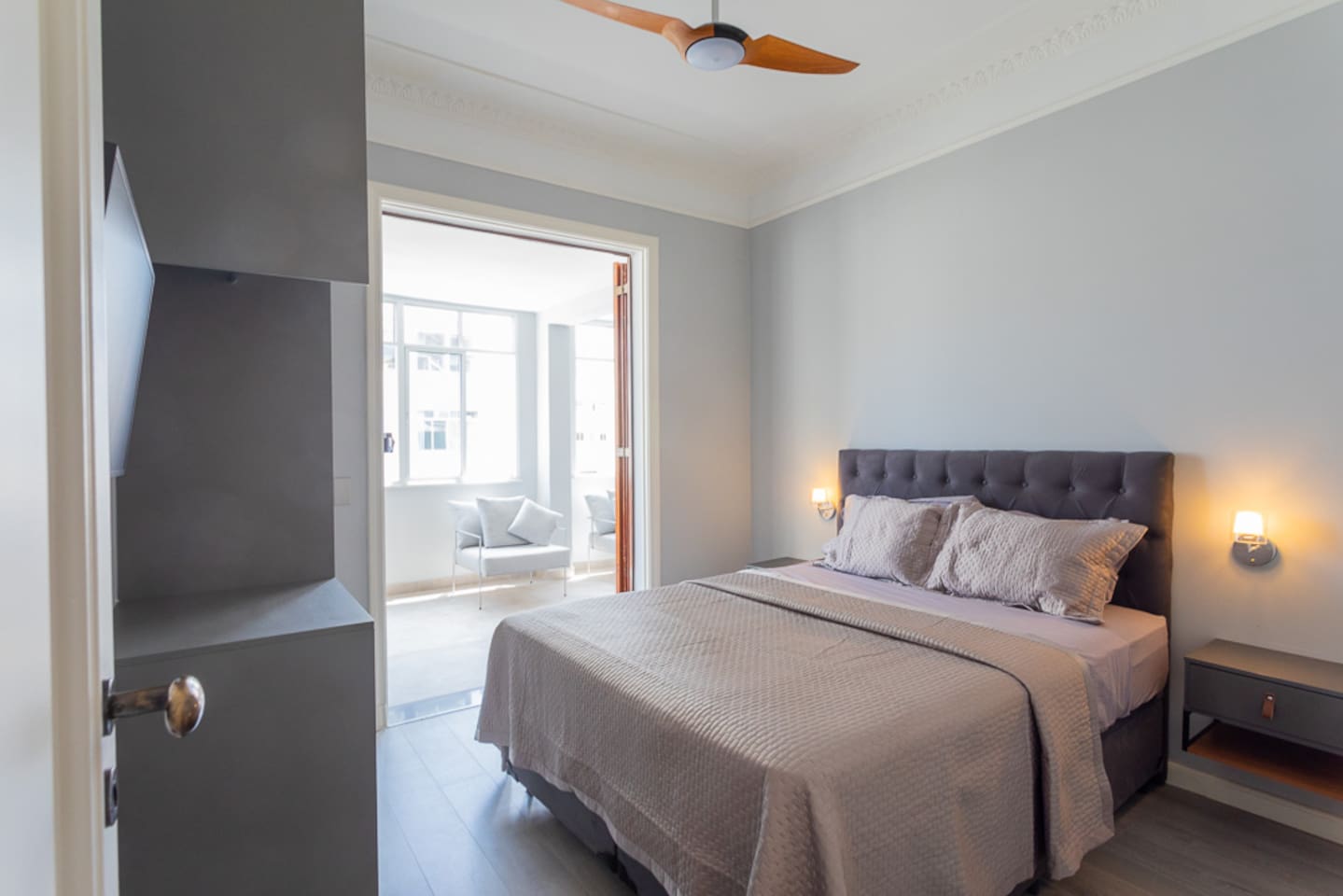 All bedrooms have air conditioning, smart televisions, closets, ceiling fans, new luxury linens, Brazilian and U.S. electrical sockets and USBs.  (Bedroom 5).