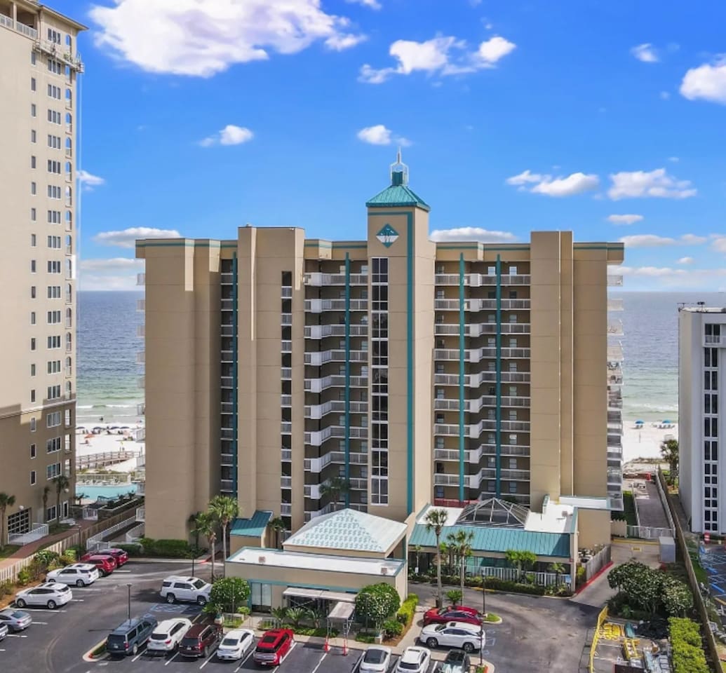 Romar Place is a low-density building with only 11 floors, on-site property management (very helpful for local tidbits and recommendations!) - we ensure all guests follow policies so that everyone has a wonderful vacation!