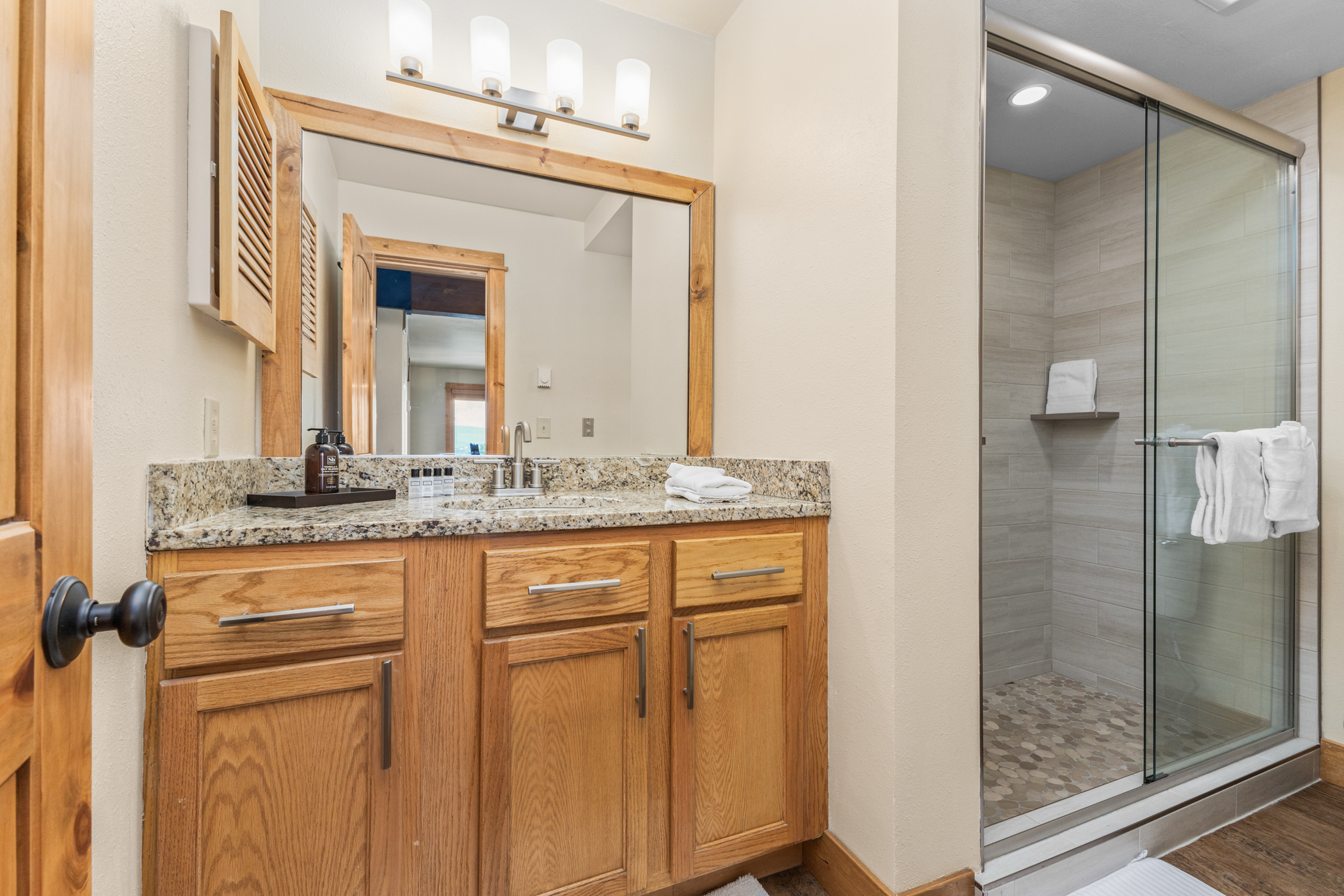 Ground Floor | Shared Bathroom #3