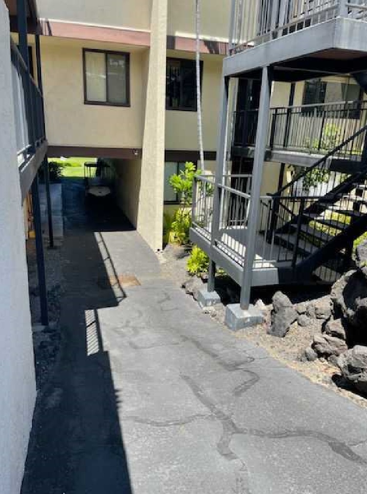 Step-free access- not recommended for Wheelchairs though.