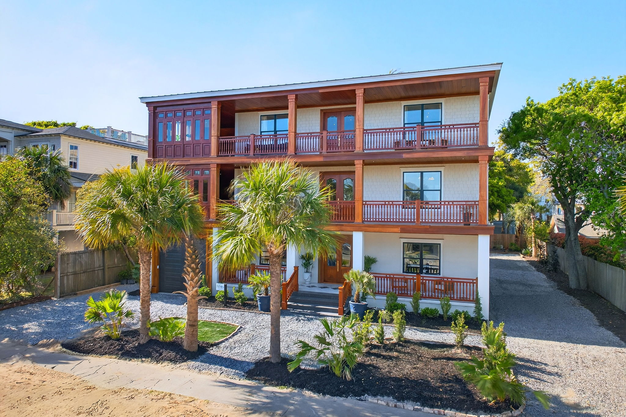 Front of Home | Rosewood Retreat | 2605 Palm Blvd, Isle of Palms, SC | IOP Escapes