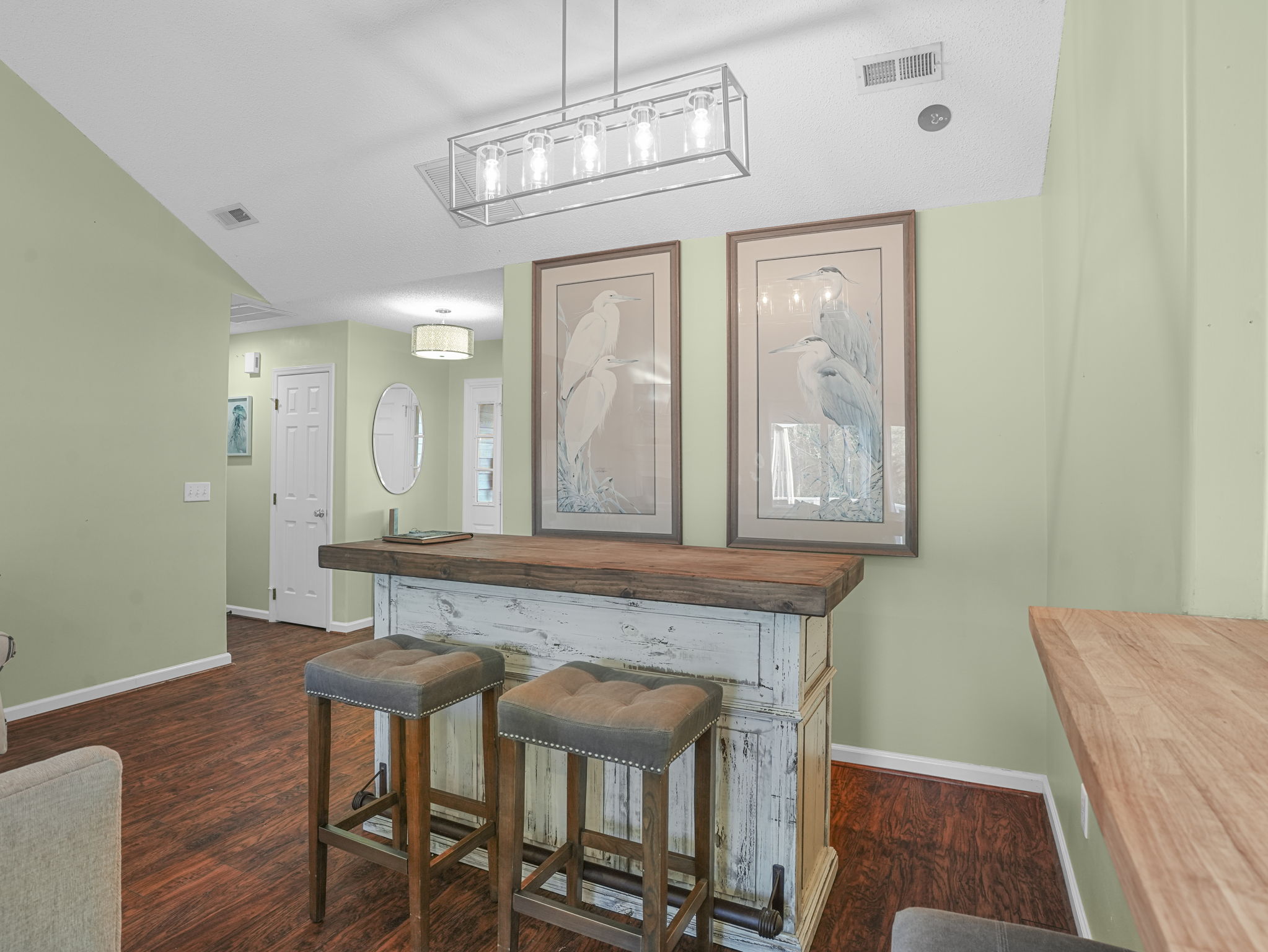 Great Room, Small Bar