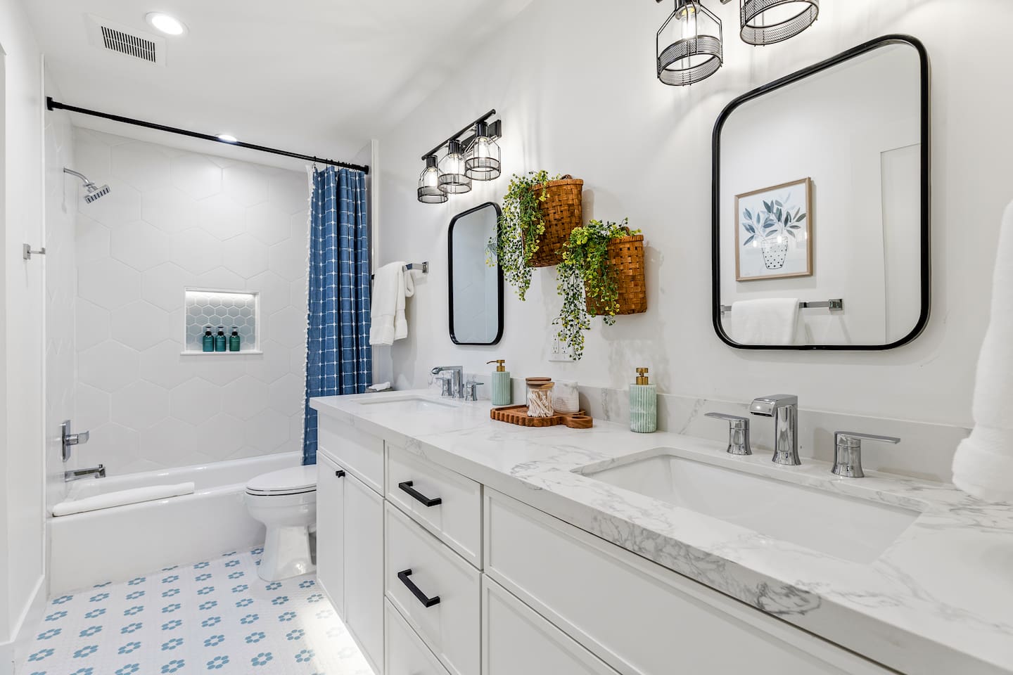 Shared Full Bath Bedrooms 5 & 6