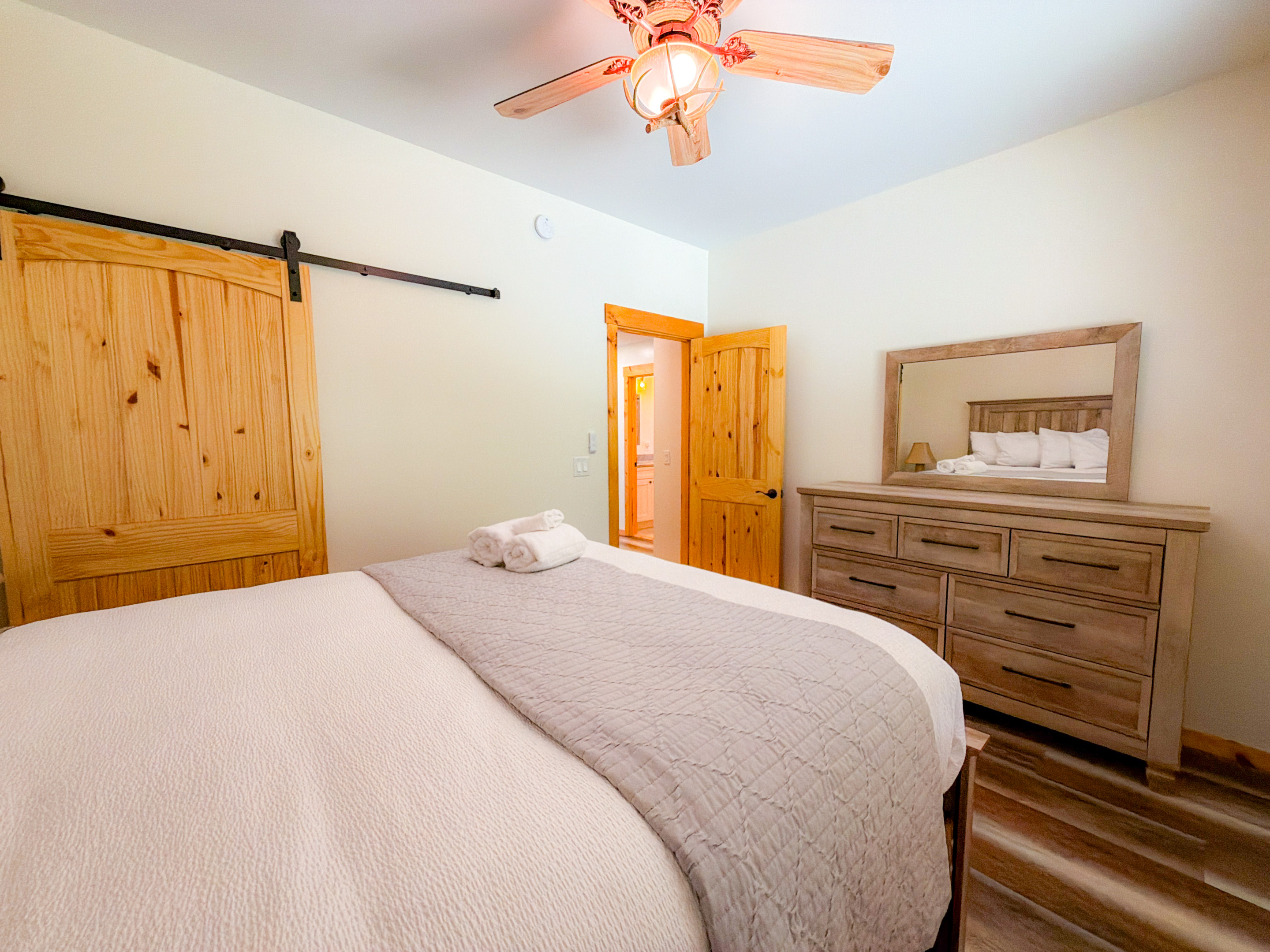 Queen Bed in the 2nd guest bedroom. Lower level