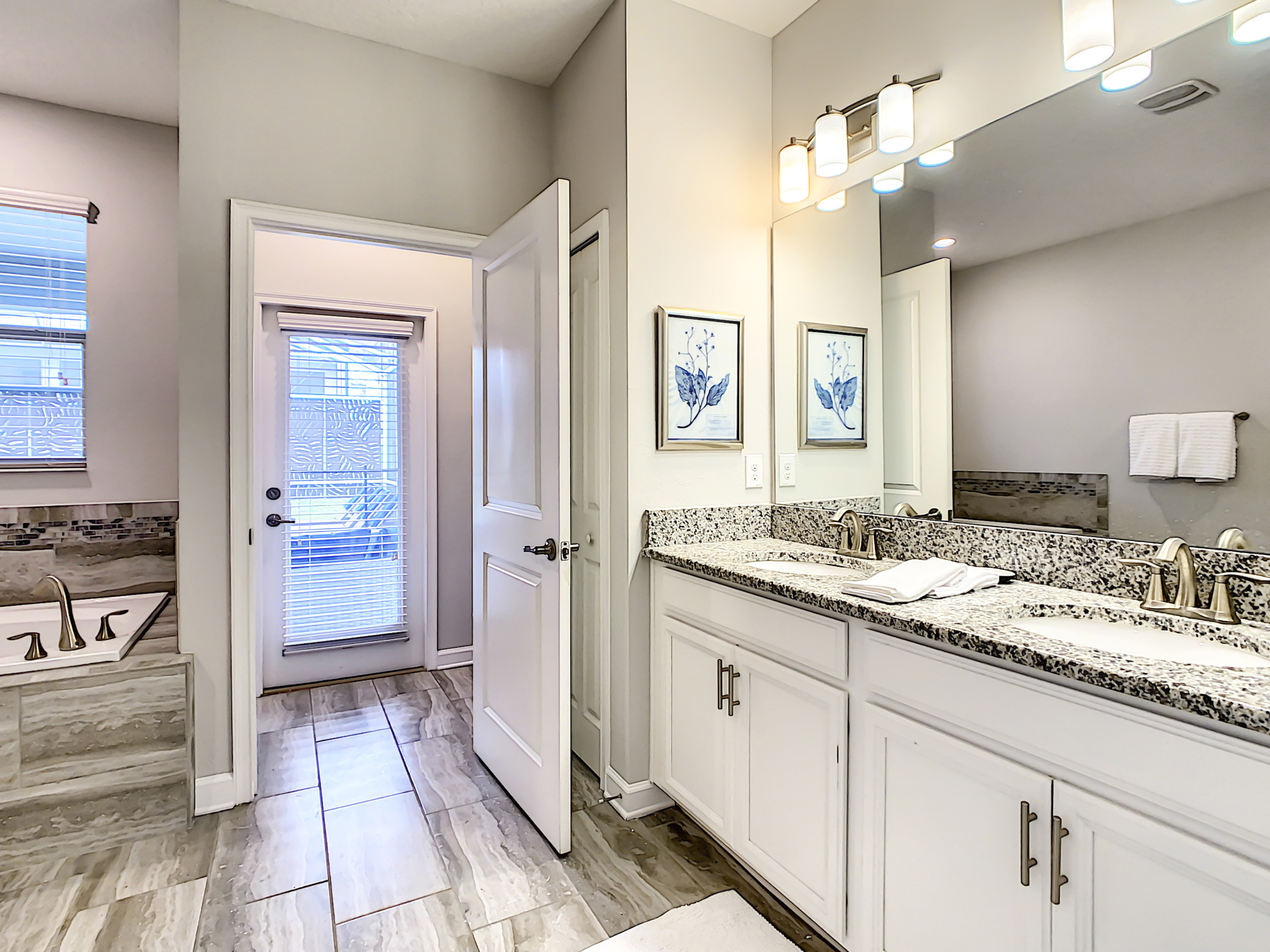 Master Suite En Suite Bathroom