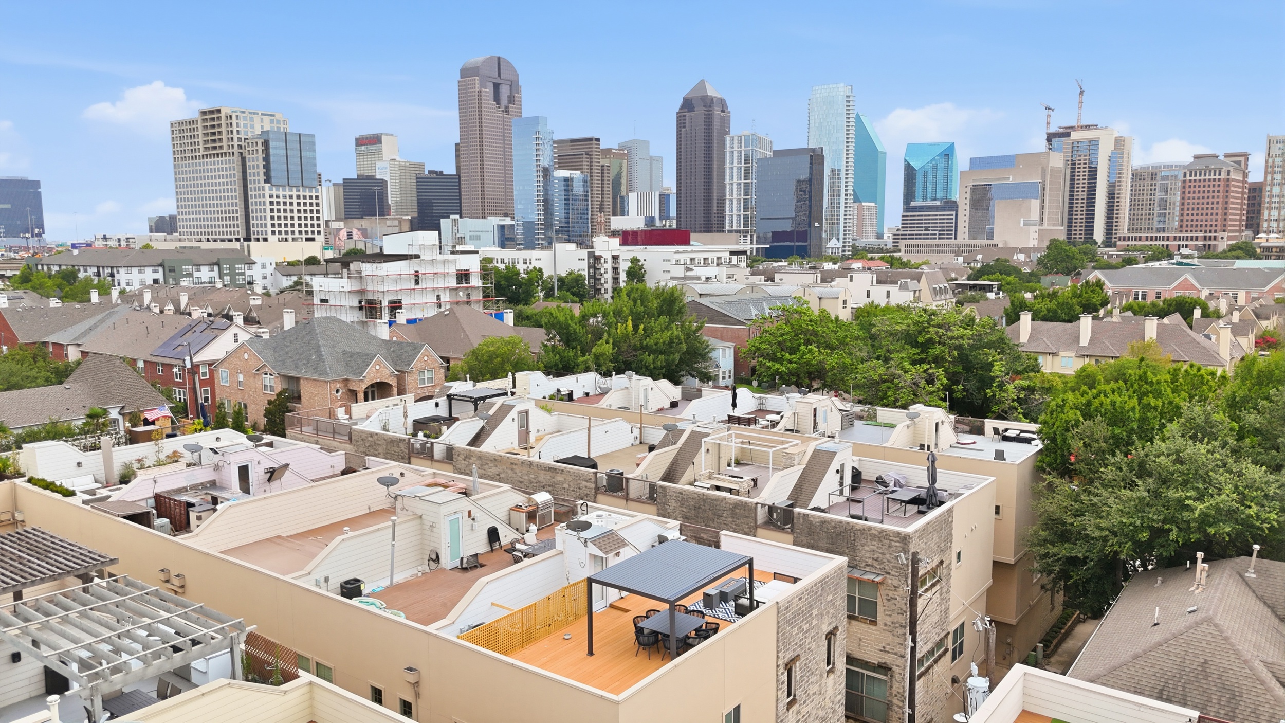 Stunning skyline vistas await you from this rooftop retreat in vibrant Dallas!
