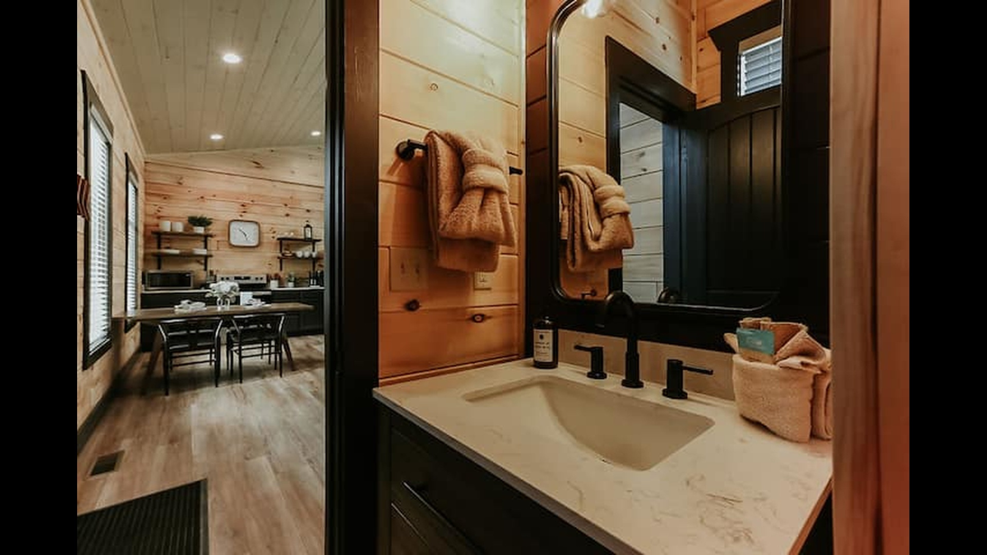 A second bathroom designed with comfort and simplicity in mind