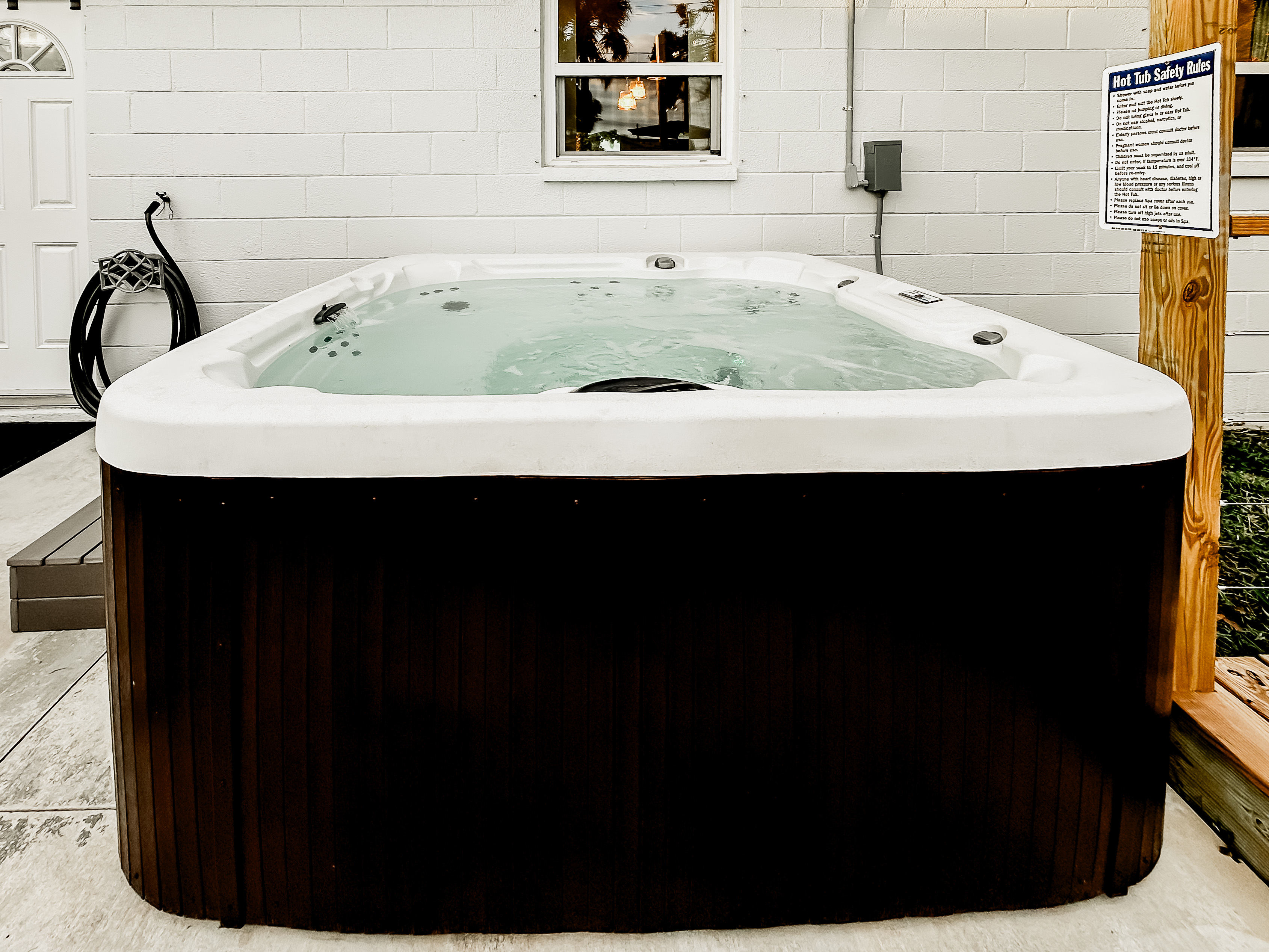 Sunshine Spa with LED Lights