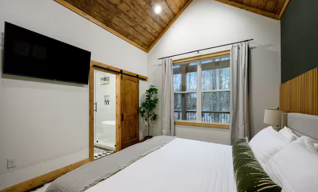King suite with Smart TV and cozy comforts