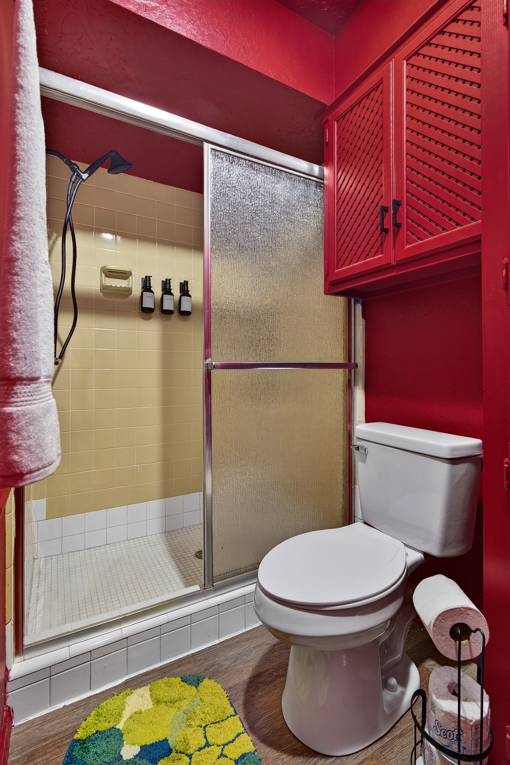Bleeding Heart Bathroom