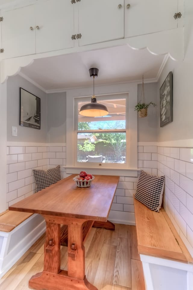 kitchen table nook, also good work station