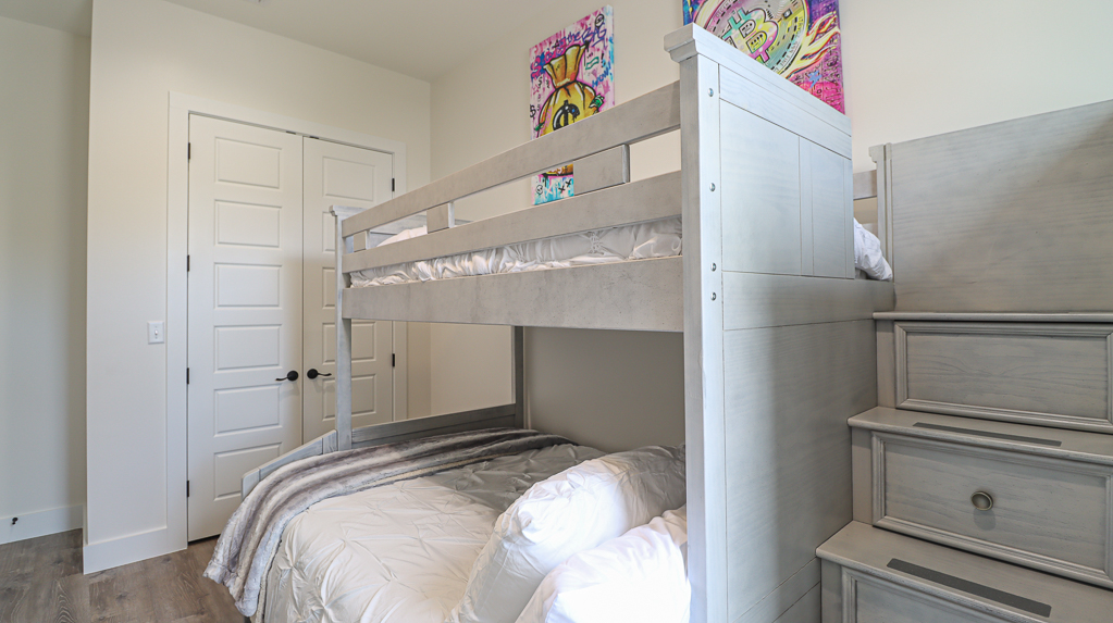 Spacious Bunk with Twin Bottom