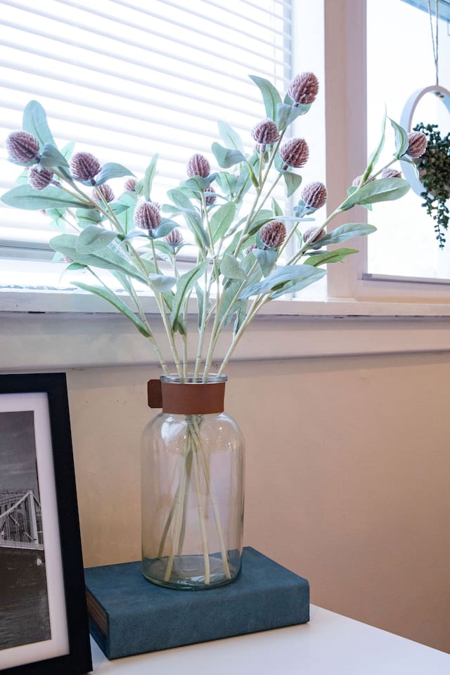 Vase.
