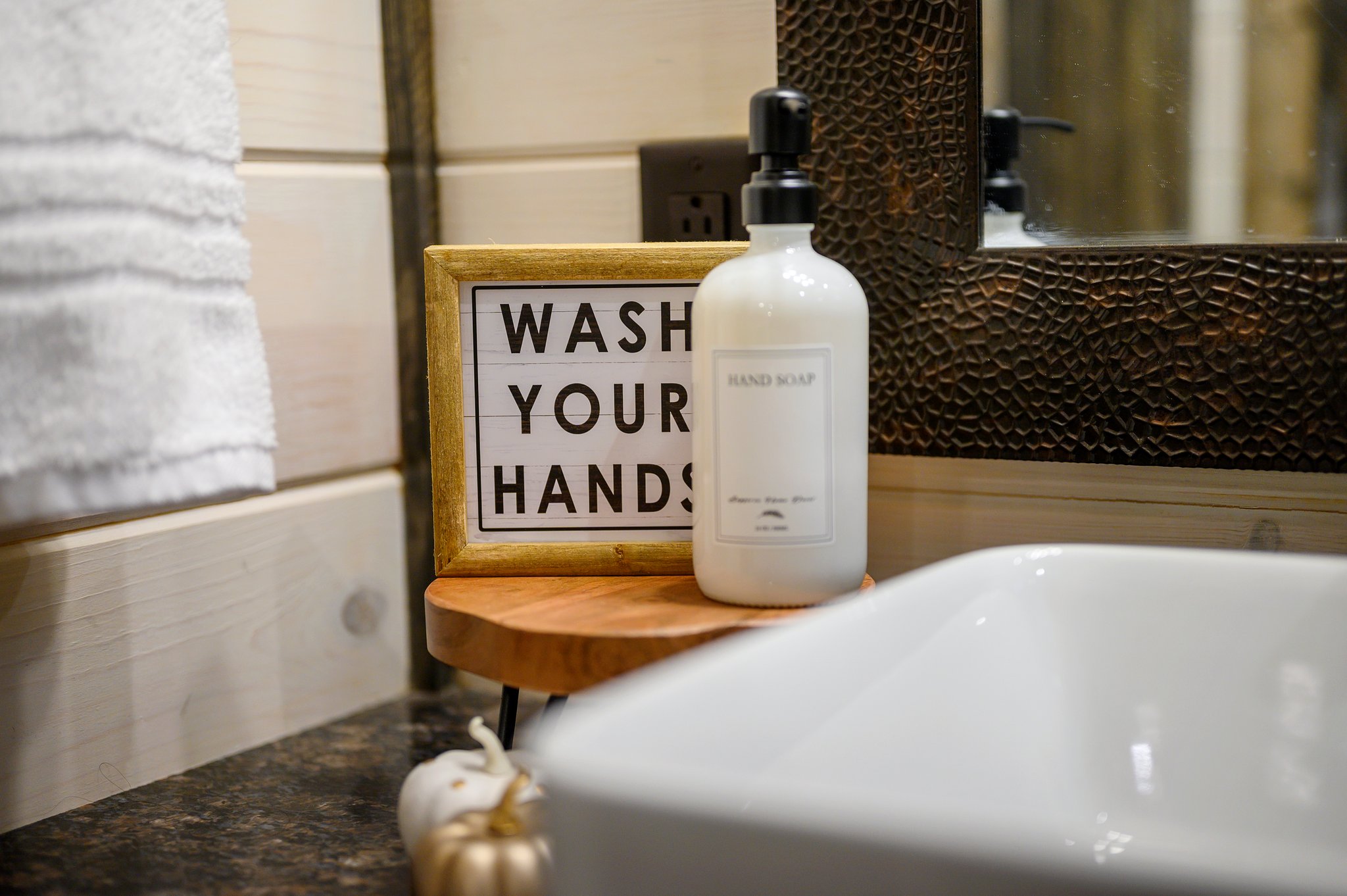 Thoughtful touches and rustic-modern style in every corner of the cabin.