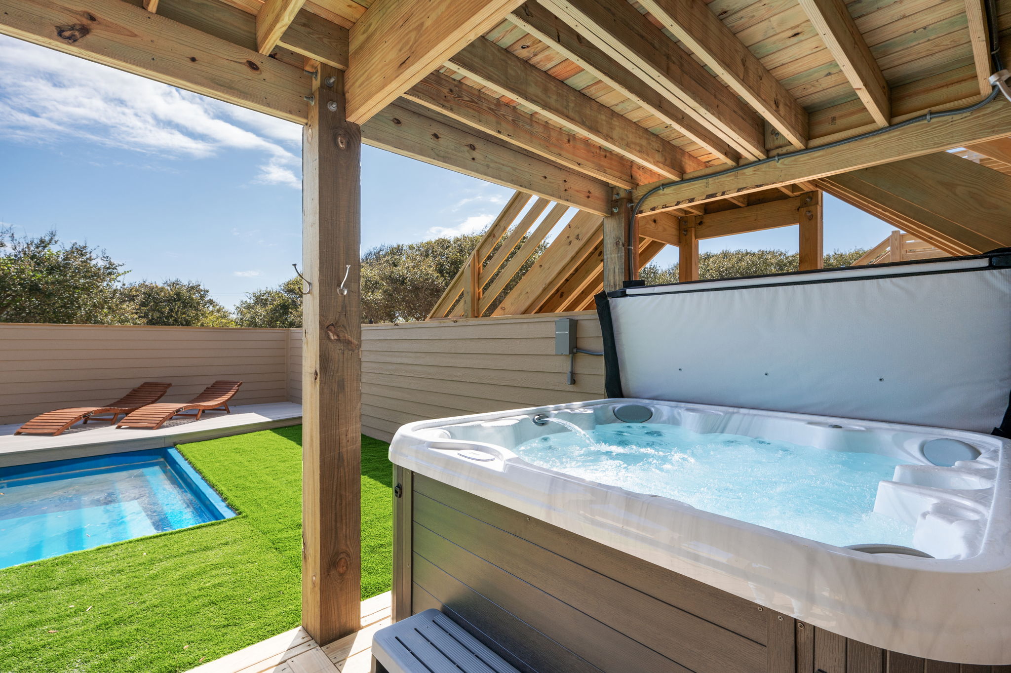 Hot Tub! Pool!