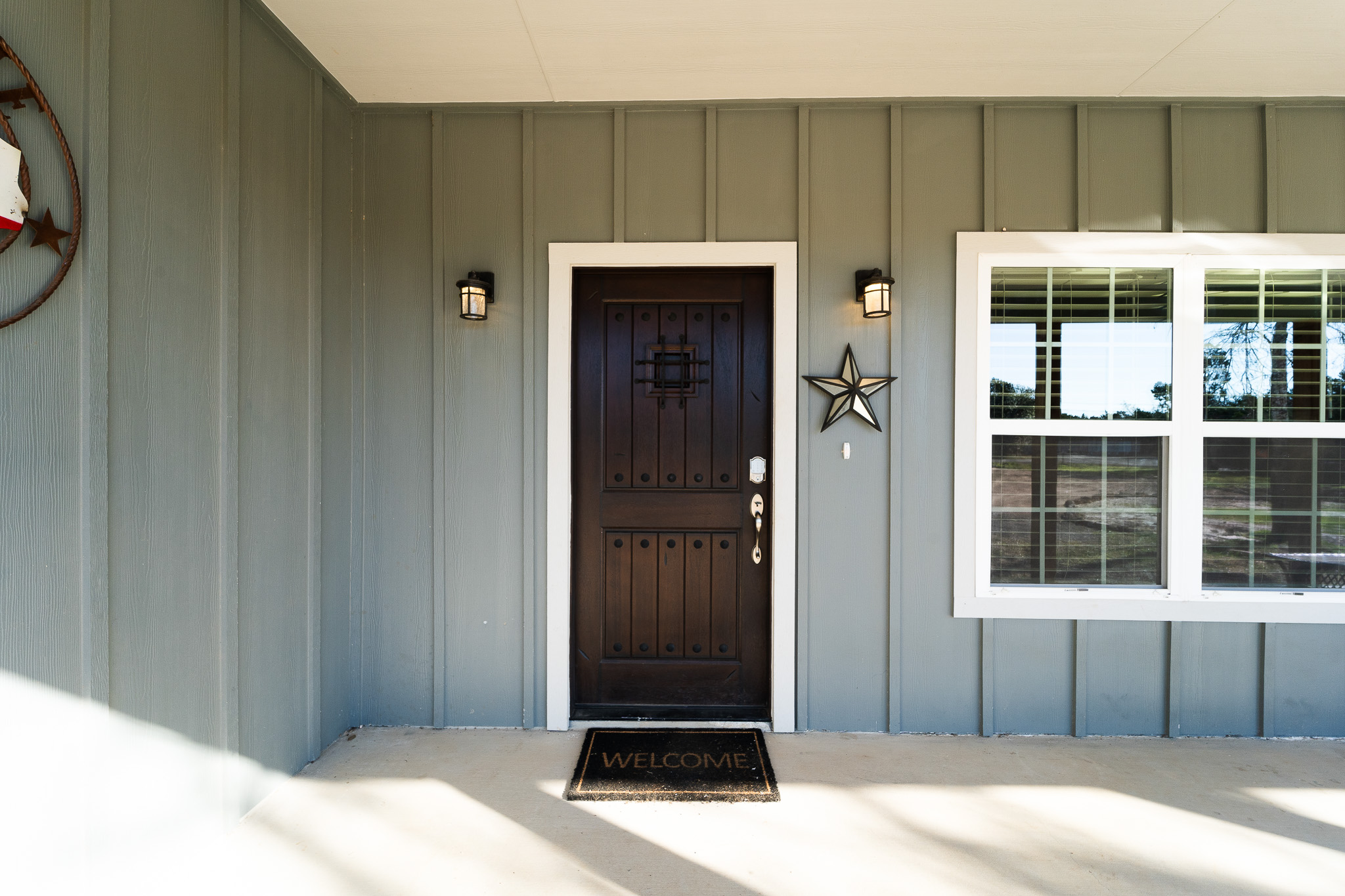 Front entrance has a lip under an inch and a half in height