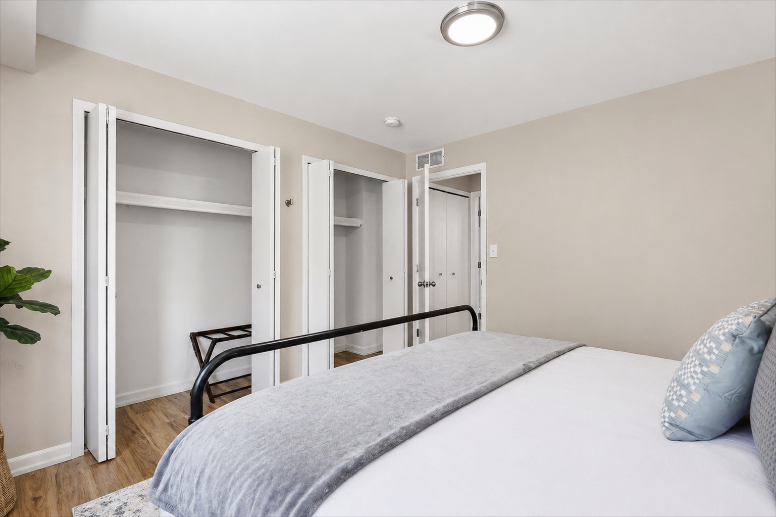 Relax in style and keep your belongings tidy with a roomy closet.