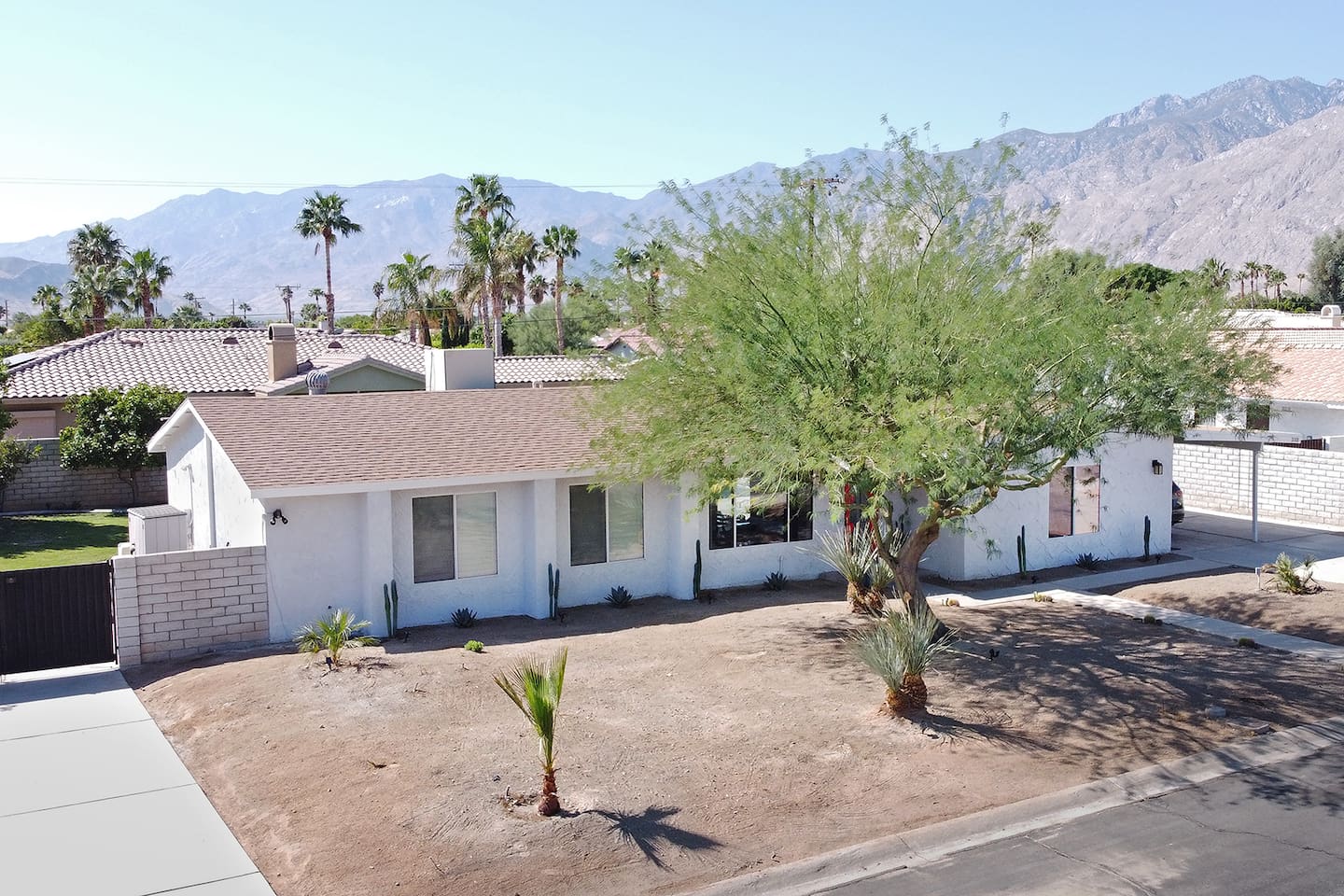 Front of the House / Mountain View