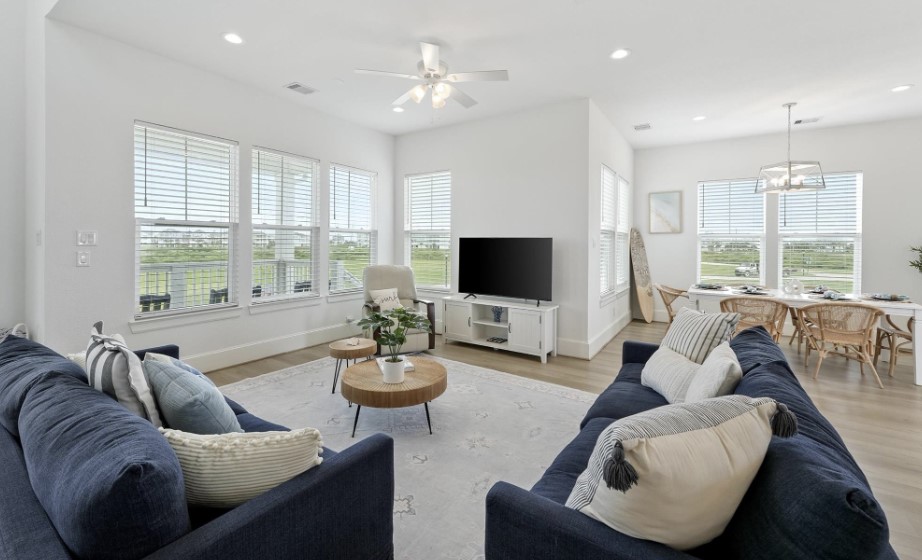 d82218eabc0547fcaf7b15dc975c7944 | Beachhouse | Texas | TX | Vacation Homes | Galveston | Crystal Beach | Kokomo | Breezy Days | Beachfront Elegance | Sunrise Serenity | Southern Sands Property Management, LLC