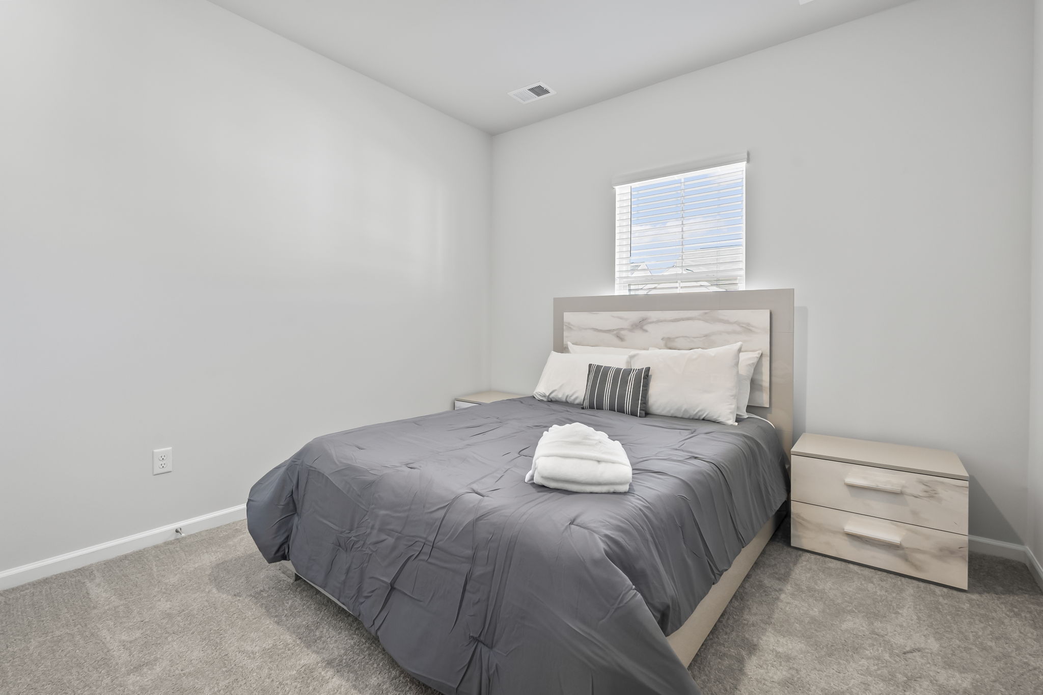 Upstairs Bedroom with queen bed