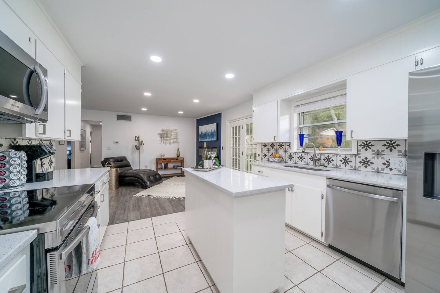 Fully Equipped spacious kitchen