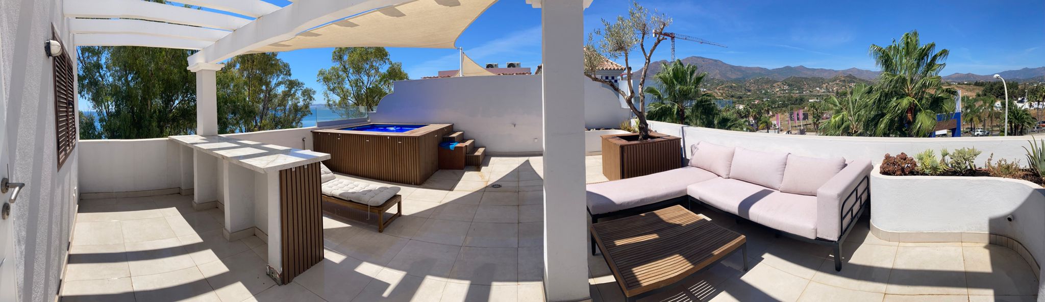 Rooftop terrace & private pool