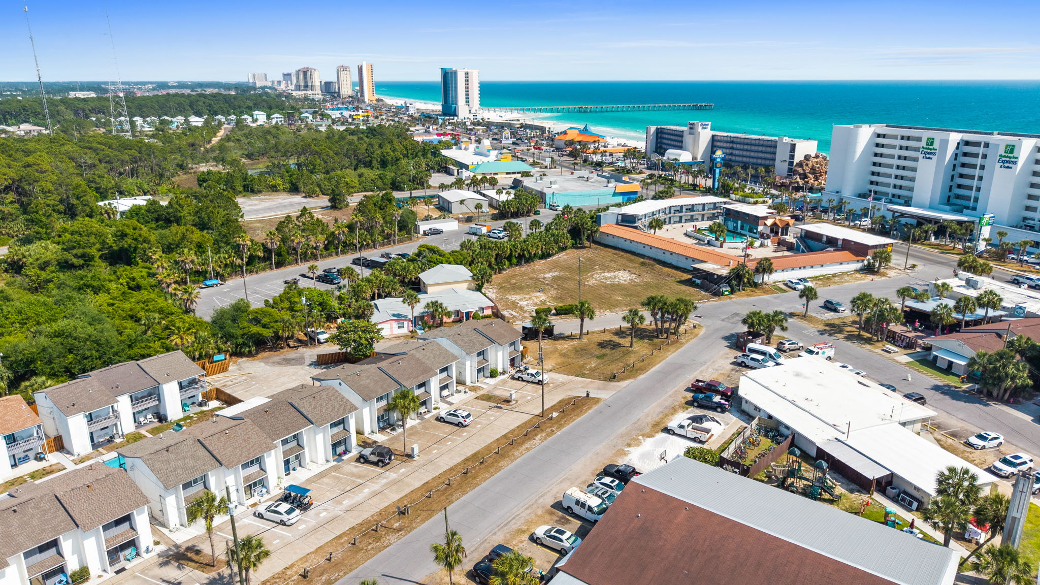 Aerial of Complex, Amenities, and Beach